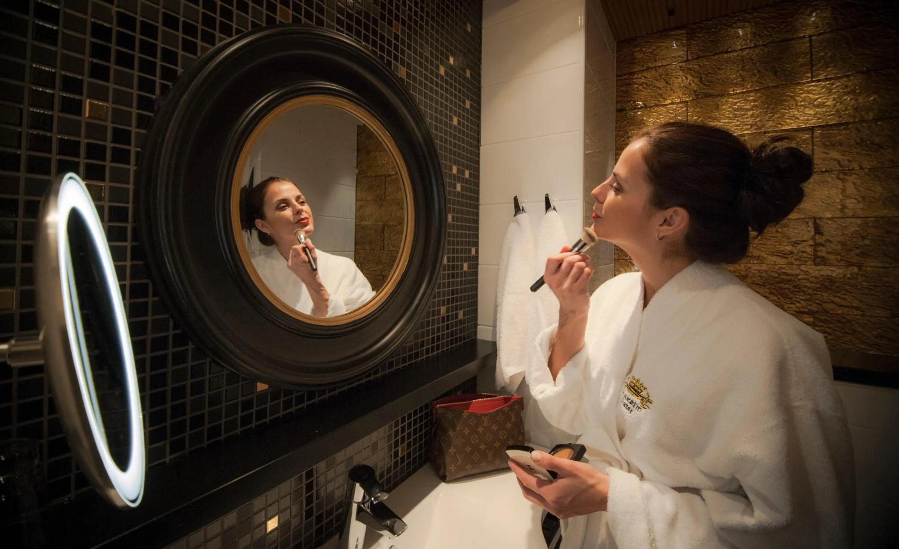 Shower in Hotel Aateli Hillside