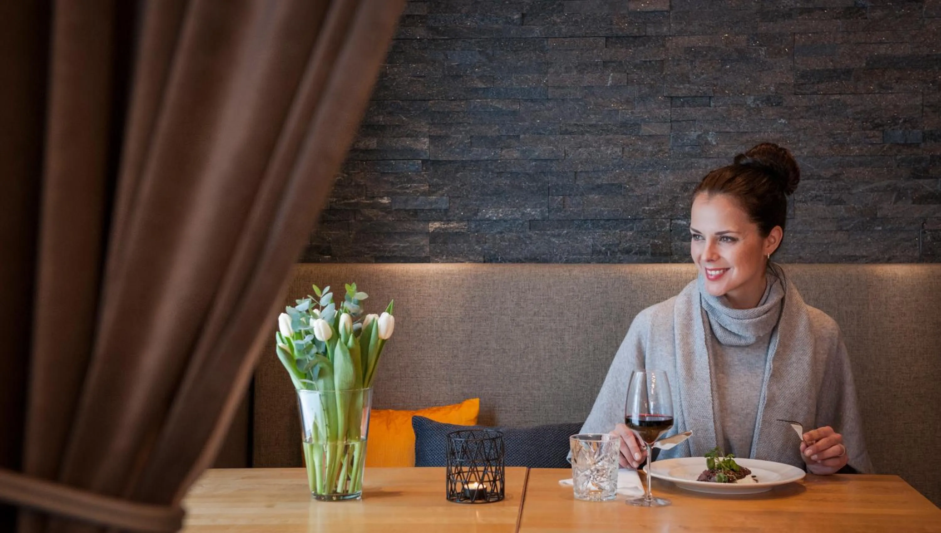 Meals in Hotel Aateli Hillside