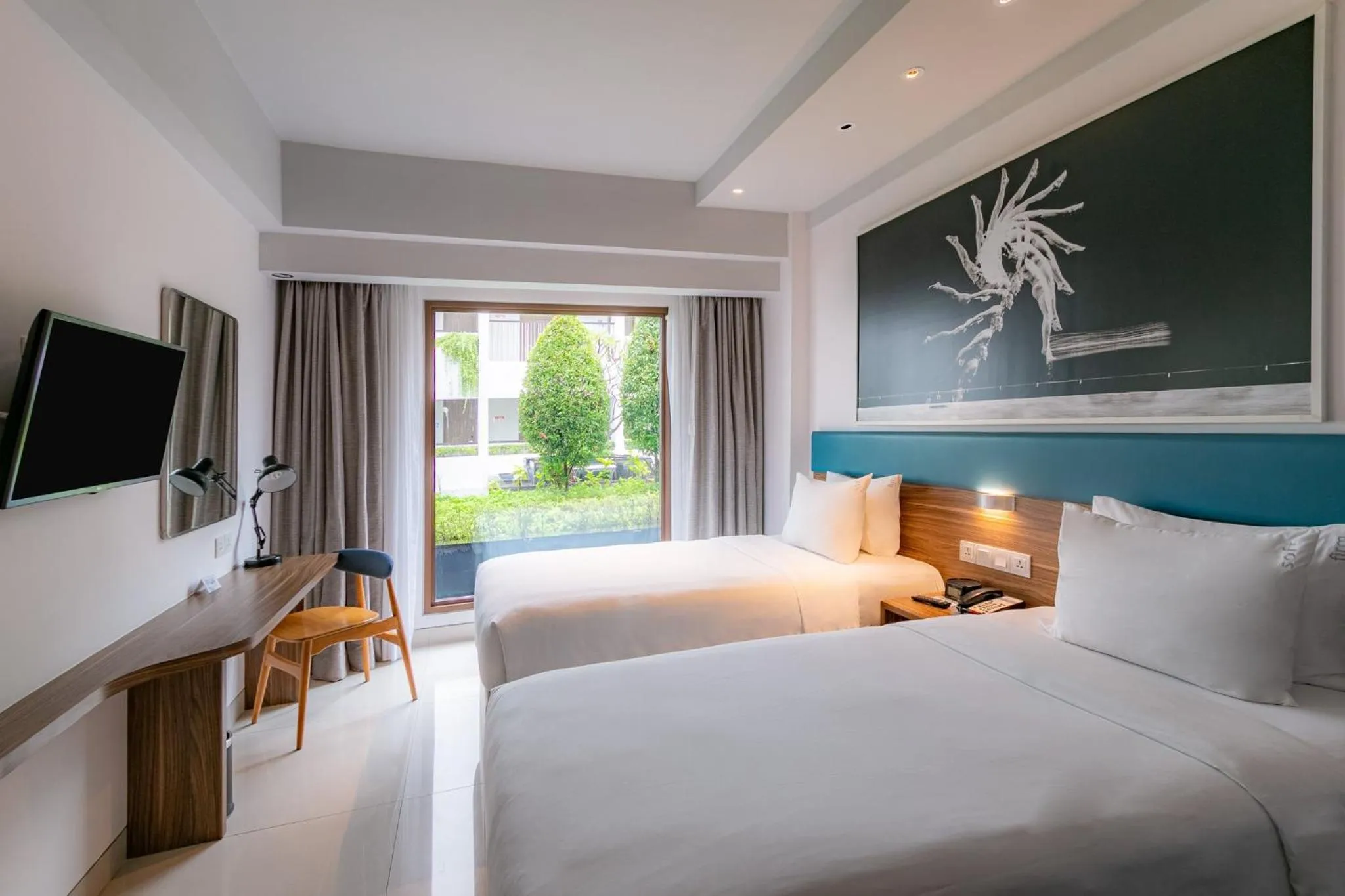 Photo of the whole room, Bed in Holiday Inn Express Baruna by IHG