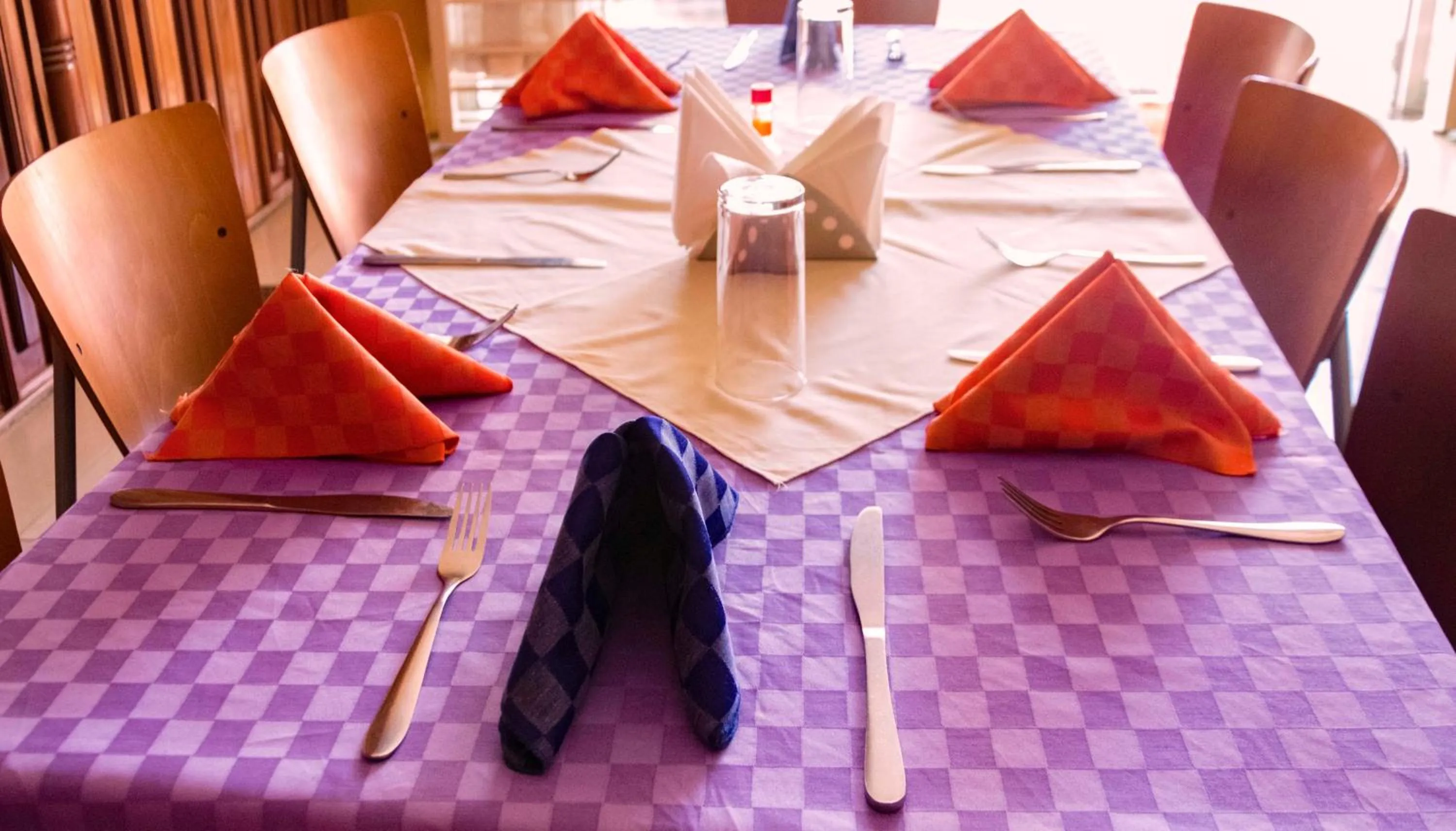 Restaurant/places to eat in G-One Hotel Kampala