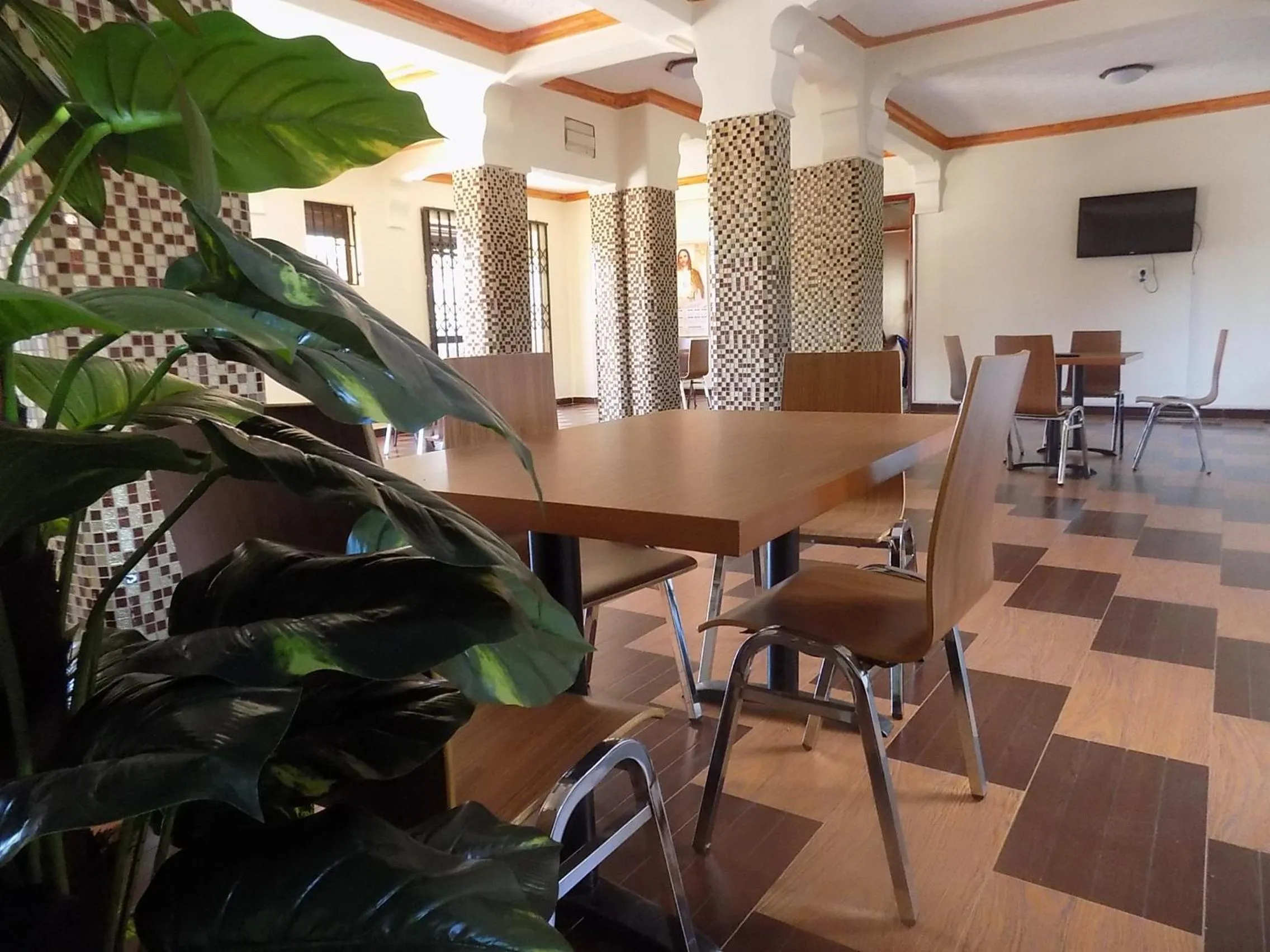 Restaurant/places to eat in Olina Hotel and Apartments Kampala