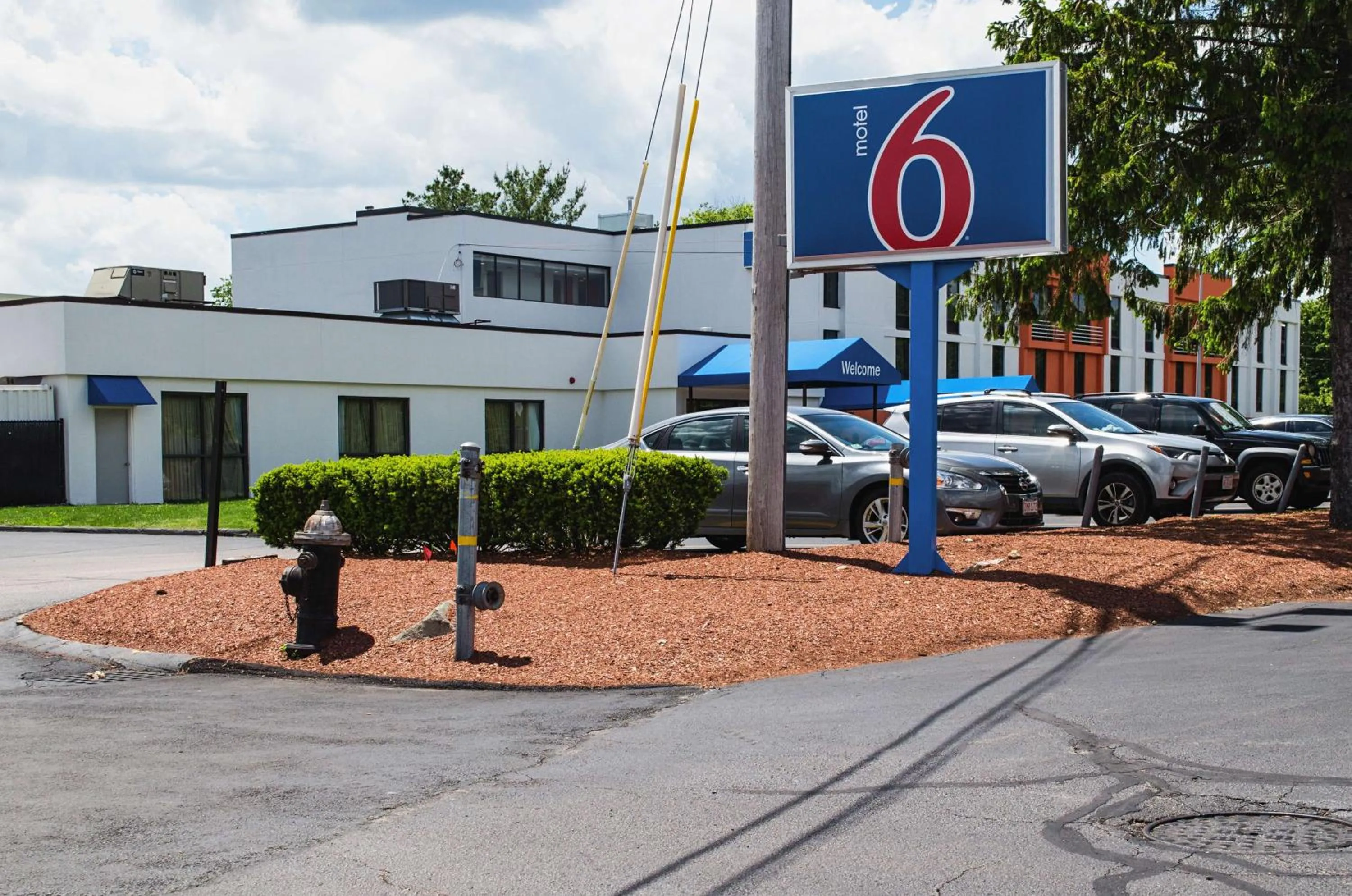 Property building in Motel 6-Brockton, MA