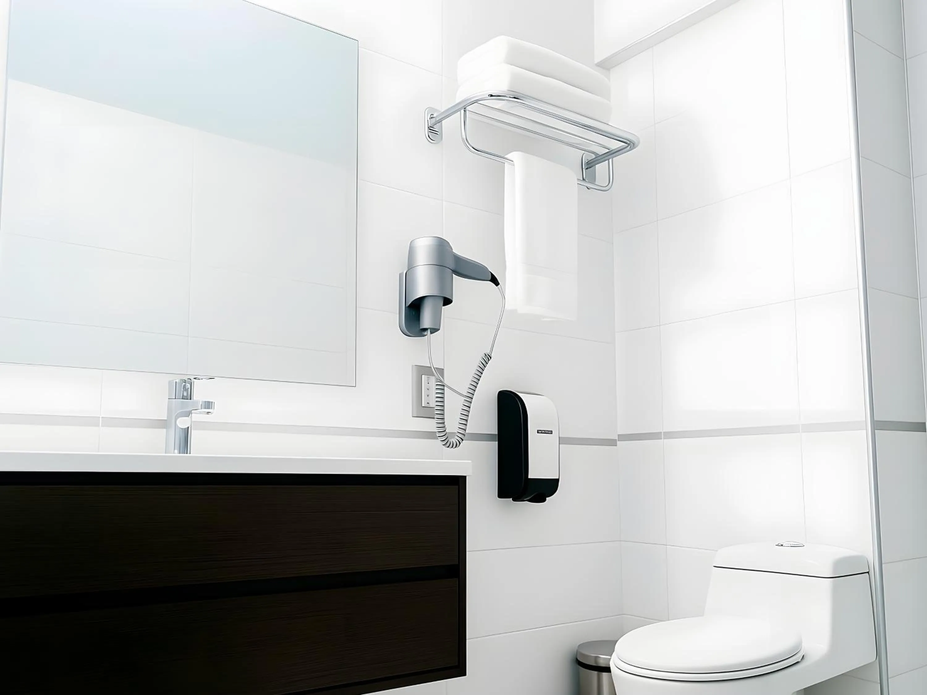 Toilet in Apart Hotel Petit Palace Suites