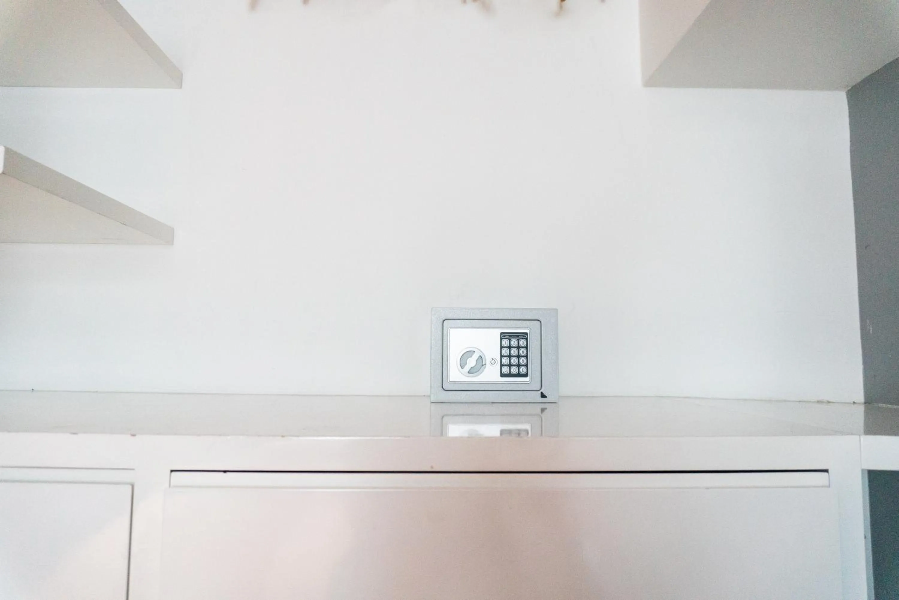 safe in Apart Hotel Petit Palace Suites