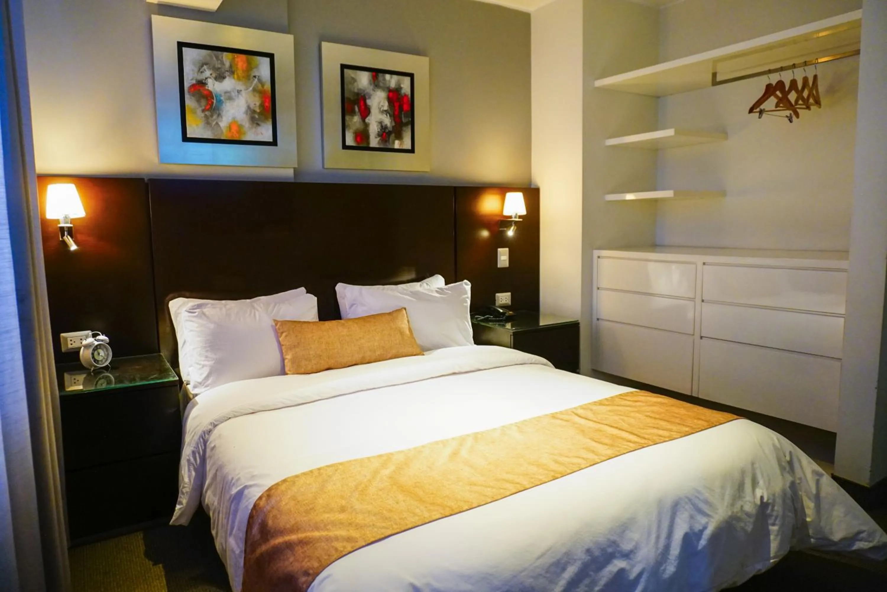 Bed in Apart Hotel Petit Palace Suites