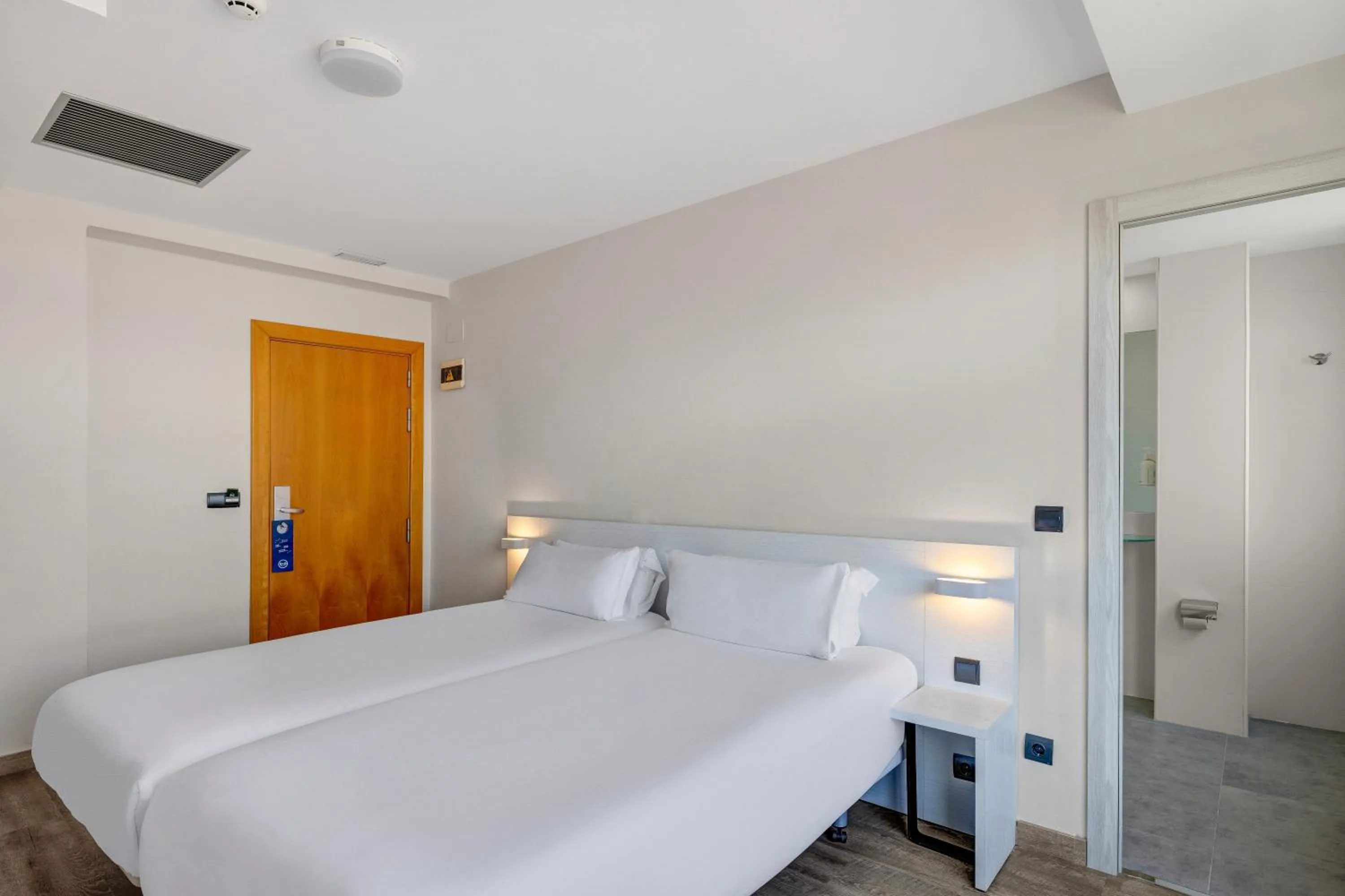 Bed in B&B HOTEL Vigo