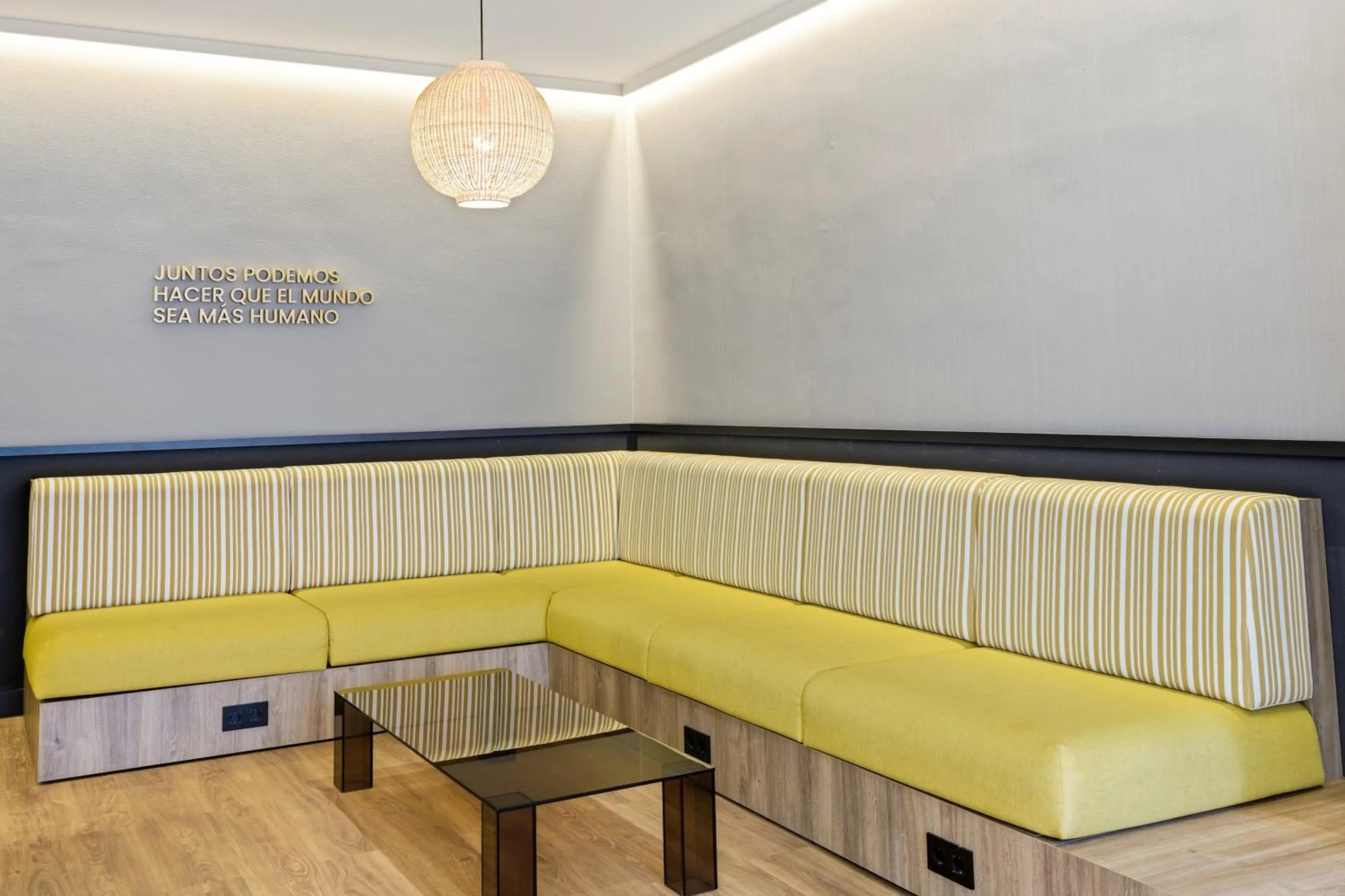 Living room in B&B HOTEL Vigo