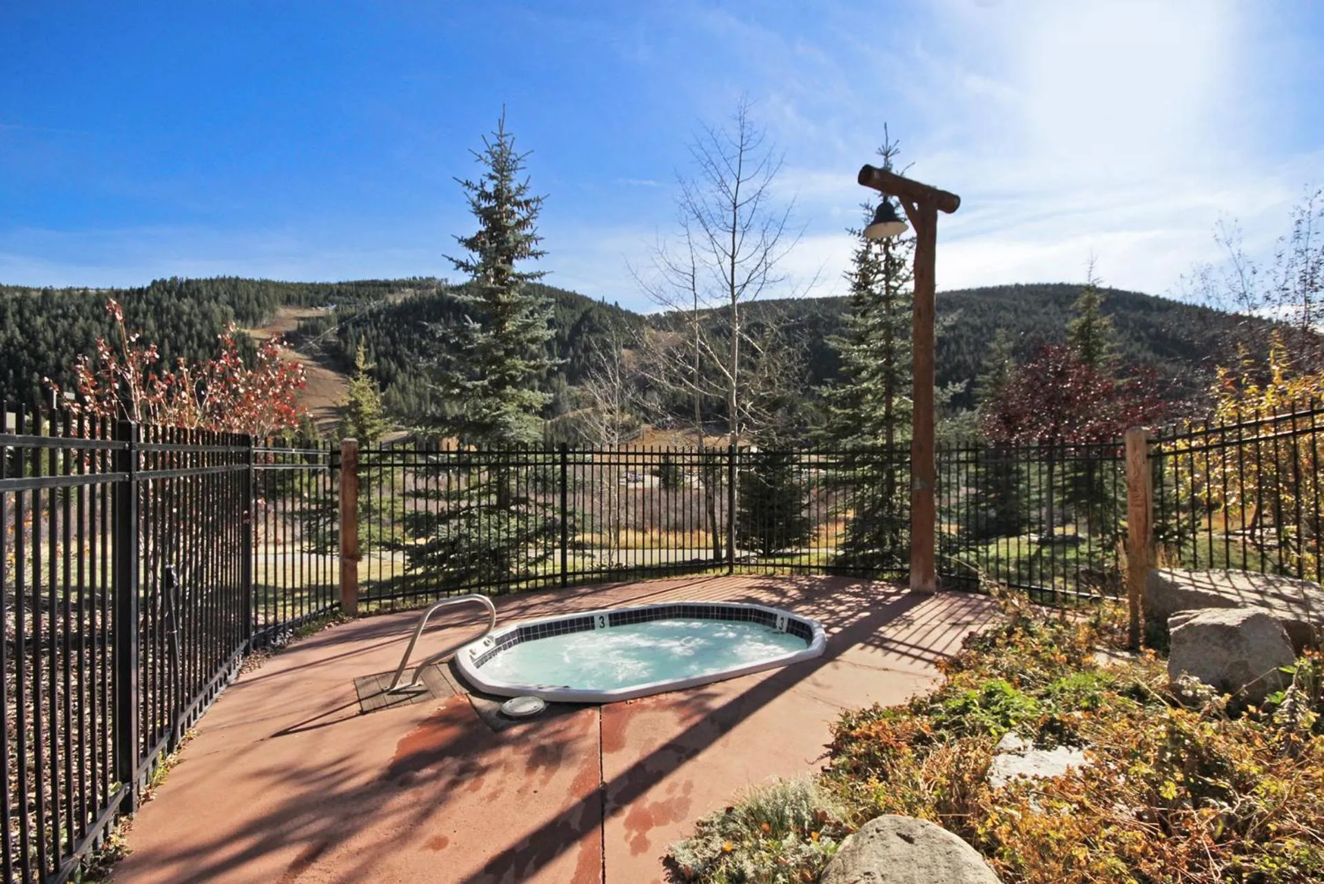 Hot Tub in 2674 Tenderfoot Lodge Condo