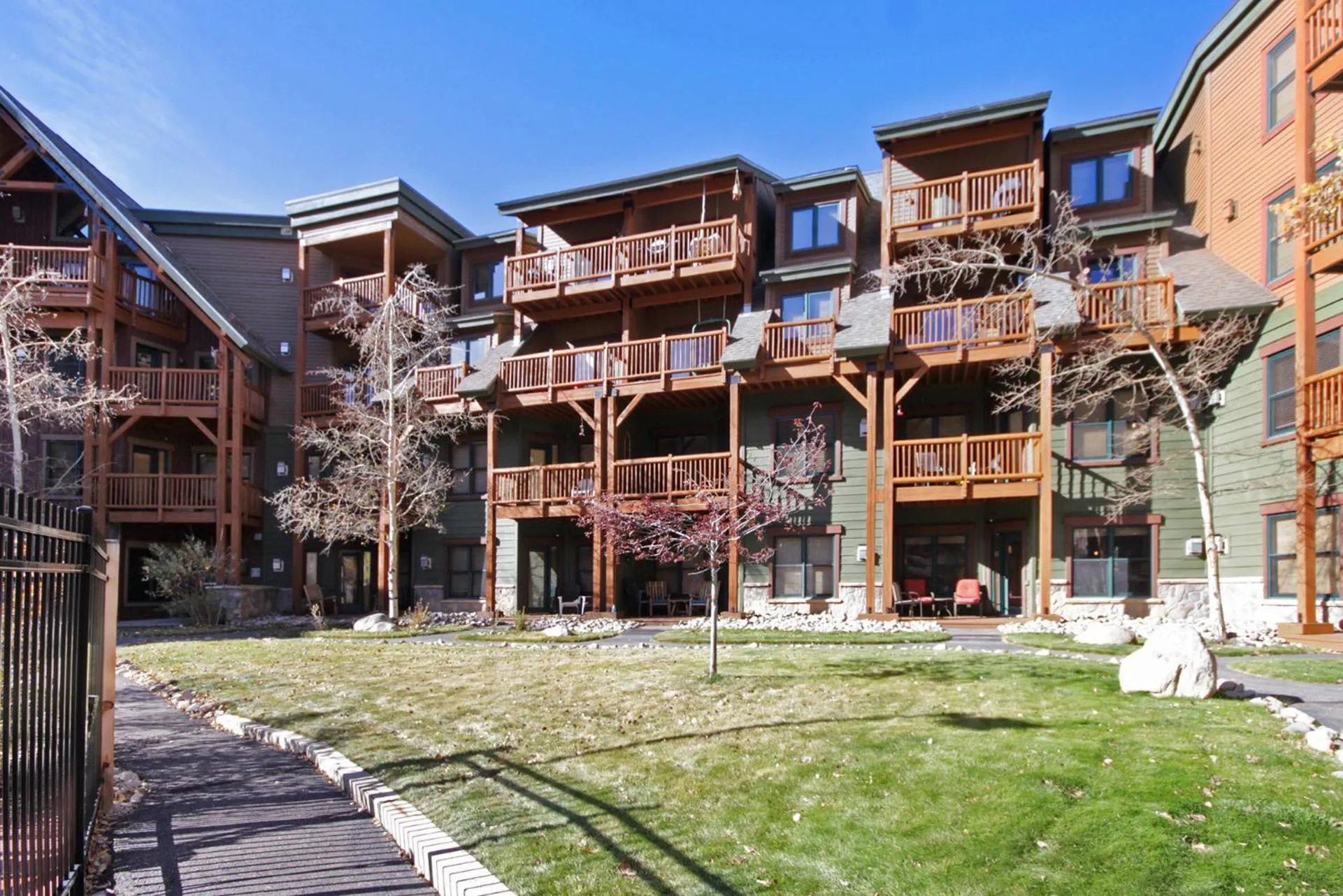 Property building in 2674 Tenderfoot Lodge Condo