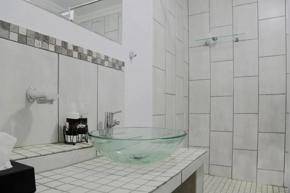 Shower in Arvella Guesthouse