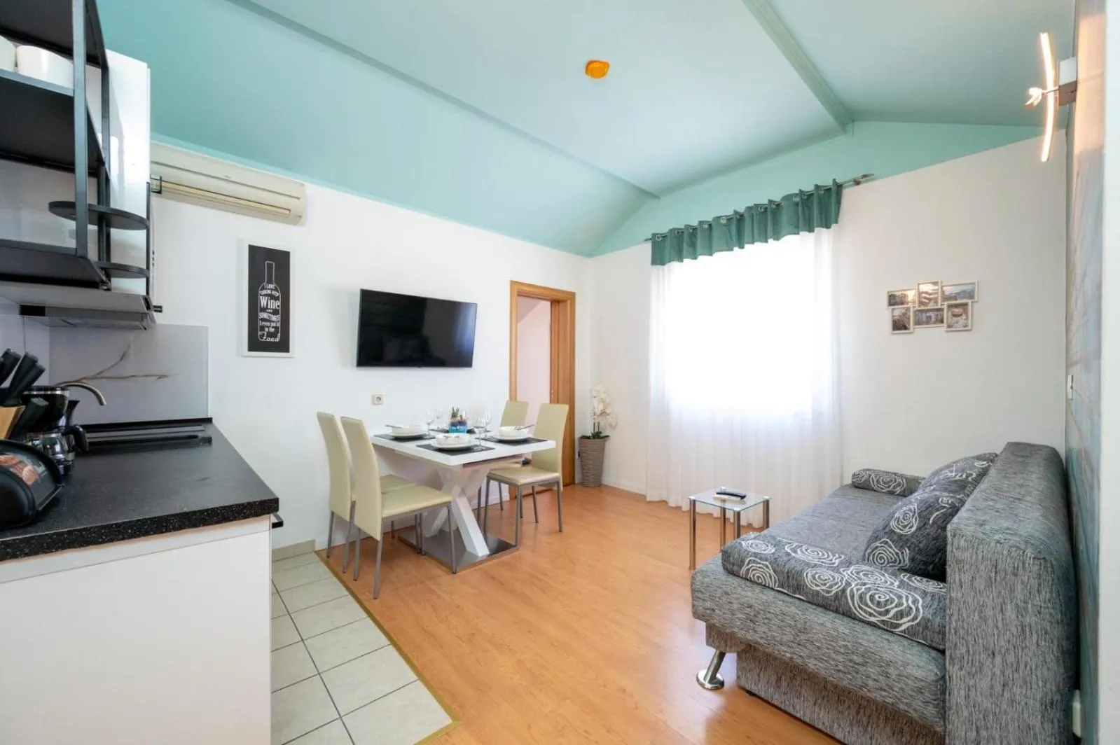 TV and multimedia in Villa Jidro