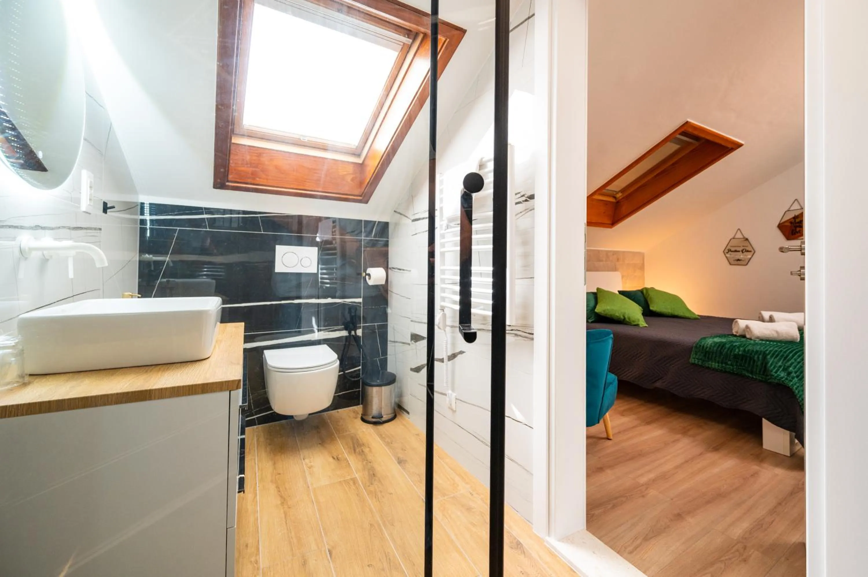 Bathroom, Bed in Villa Jidro