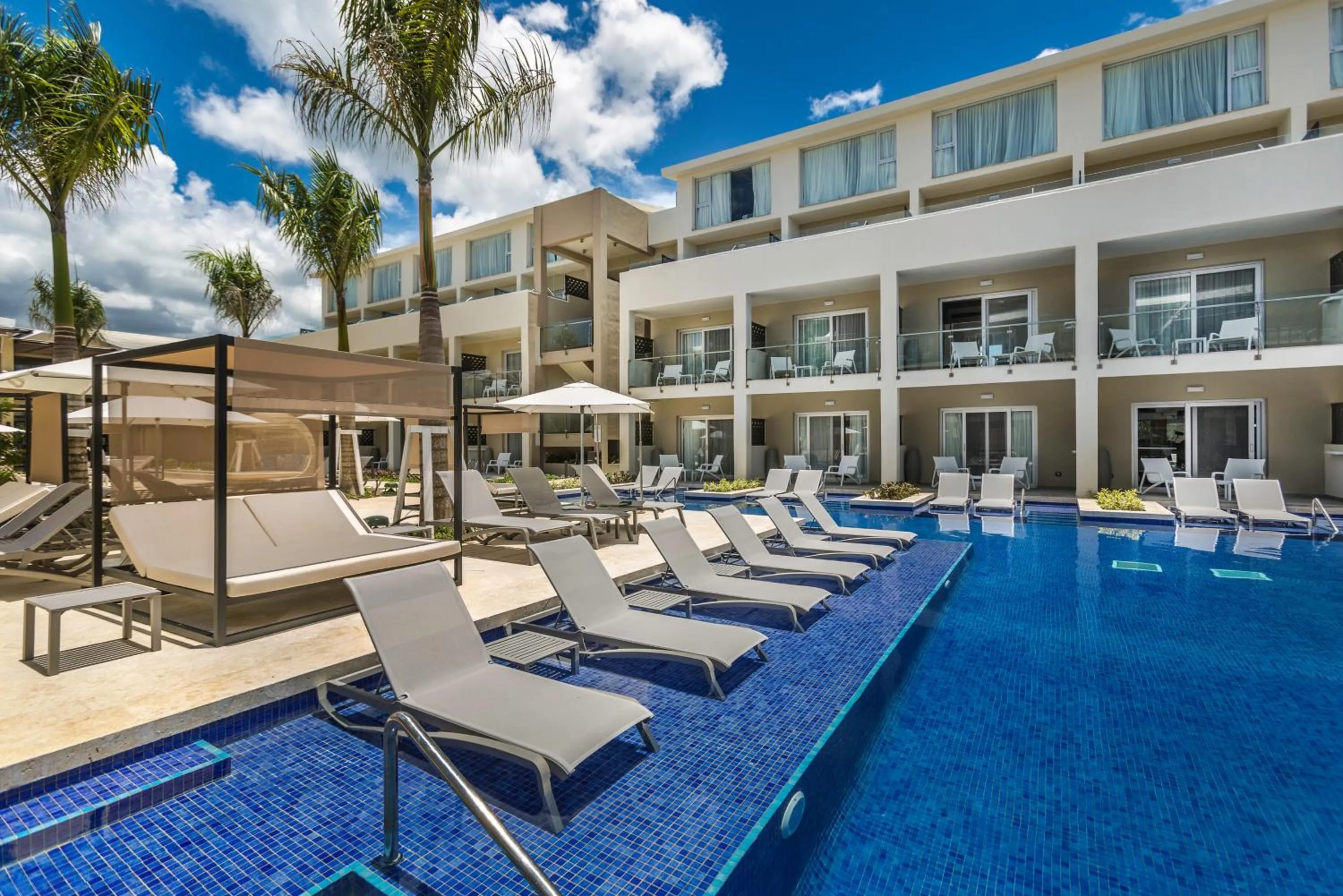 Swimming pool in Catalonia Royal La Romana Adults Only - All Inclusive