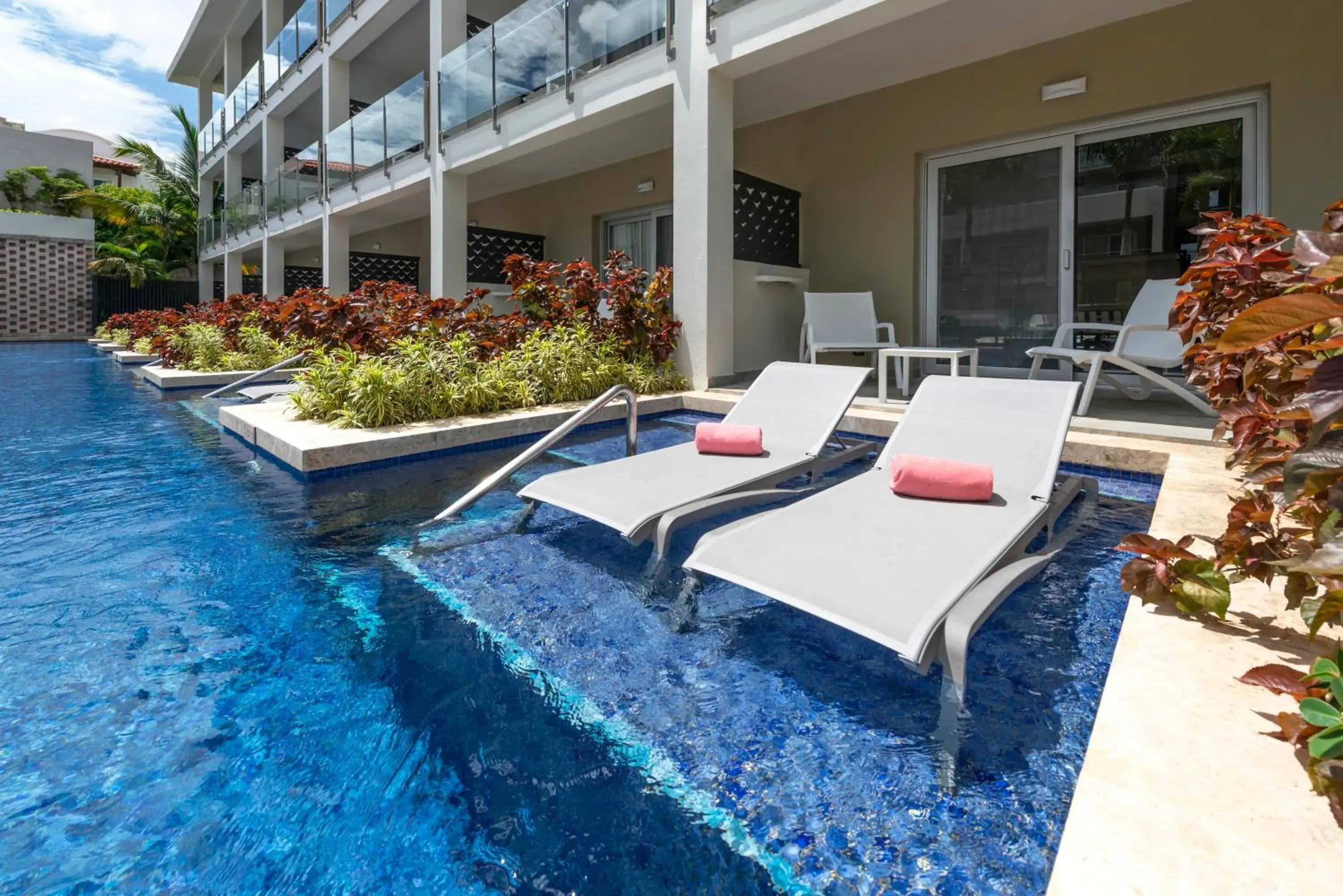 Superior Double Room Swim Up in Catalonia Royal La Romana Adults Only - All Inclusive Superior Double Room Swim Up in Catalonia Royal La Romana Adults Only - All Inclusive