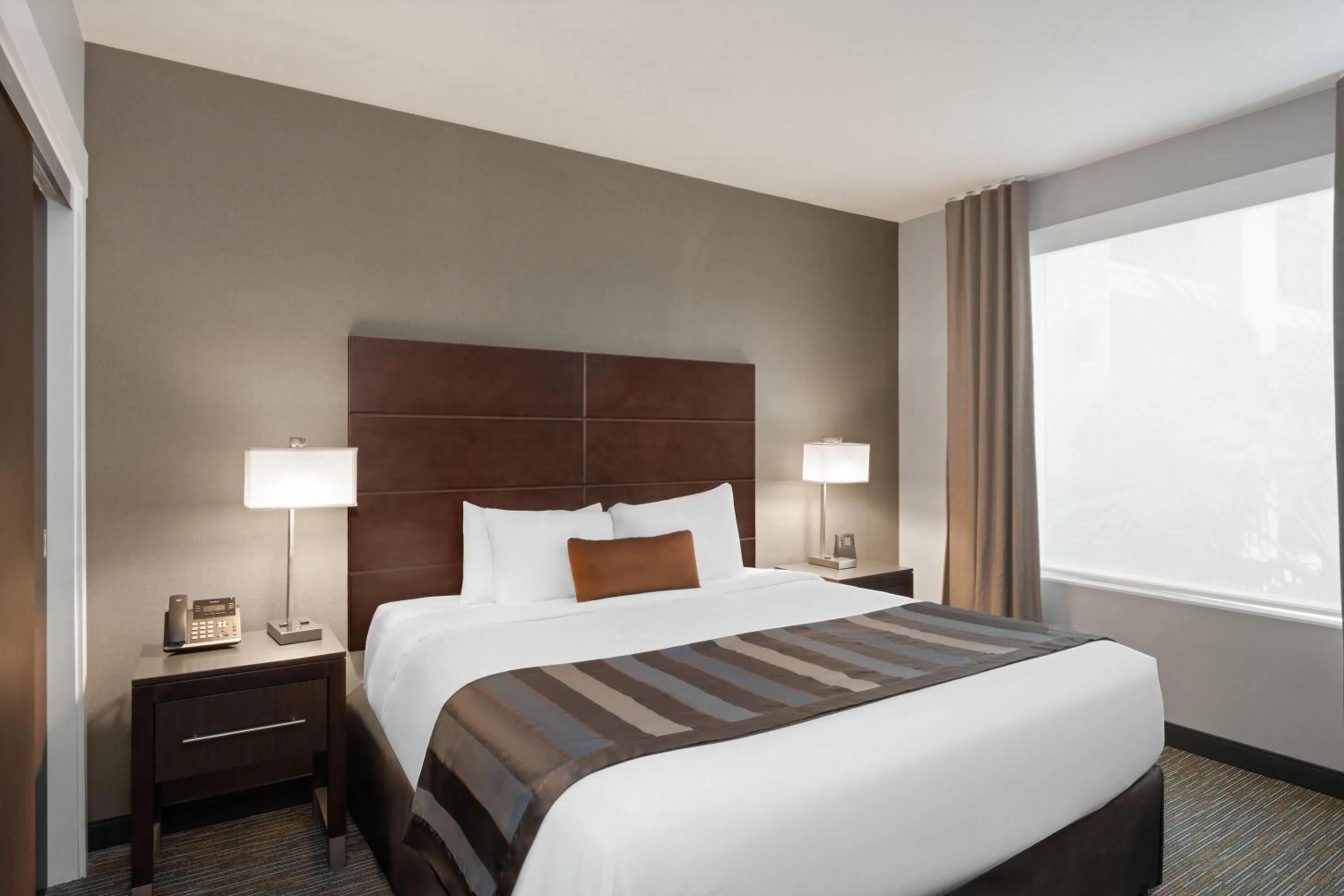 Photo of the whole room, Bed in Wingate by Wyndham Hurricane Zion National Park