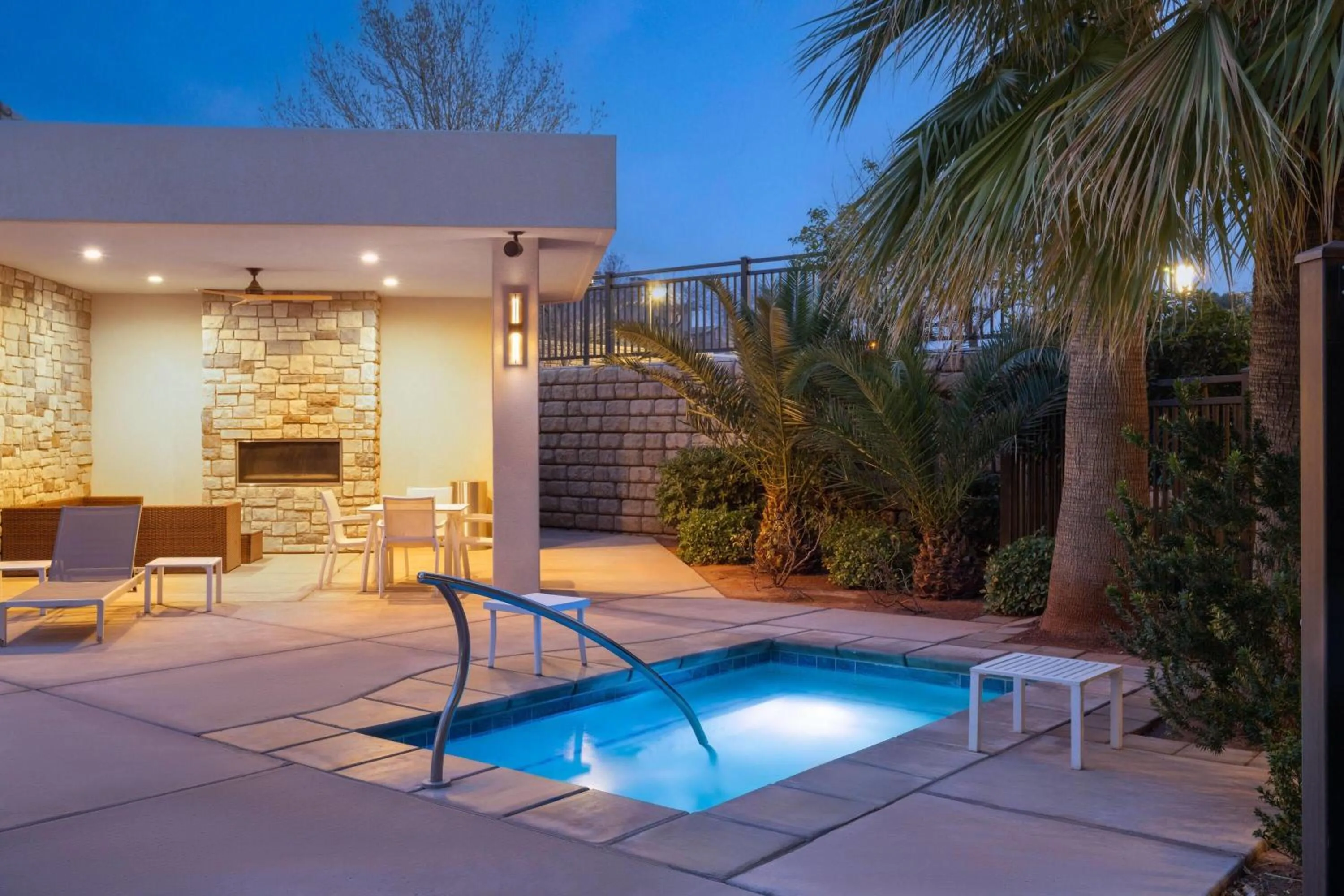 Hot Tub in Wingate by Wyndham Hurricane Zion National Park