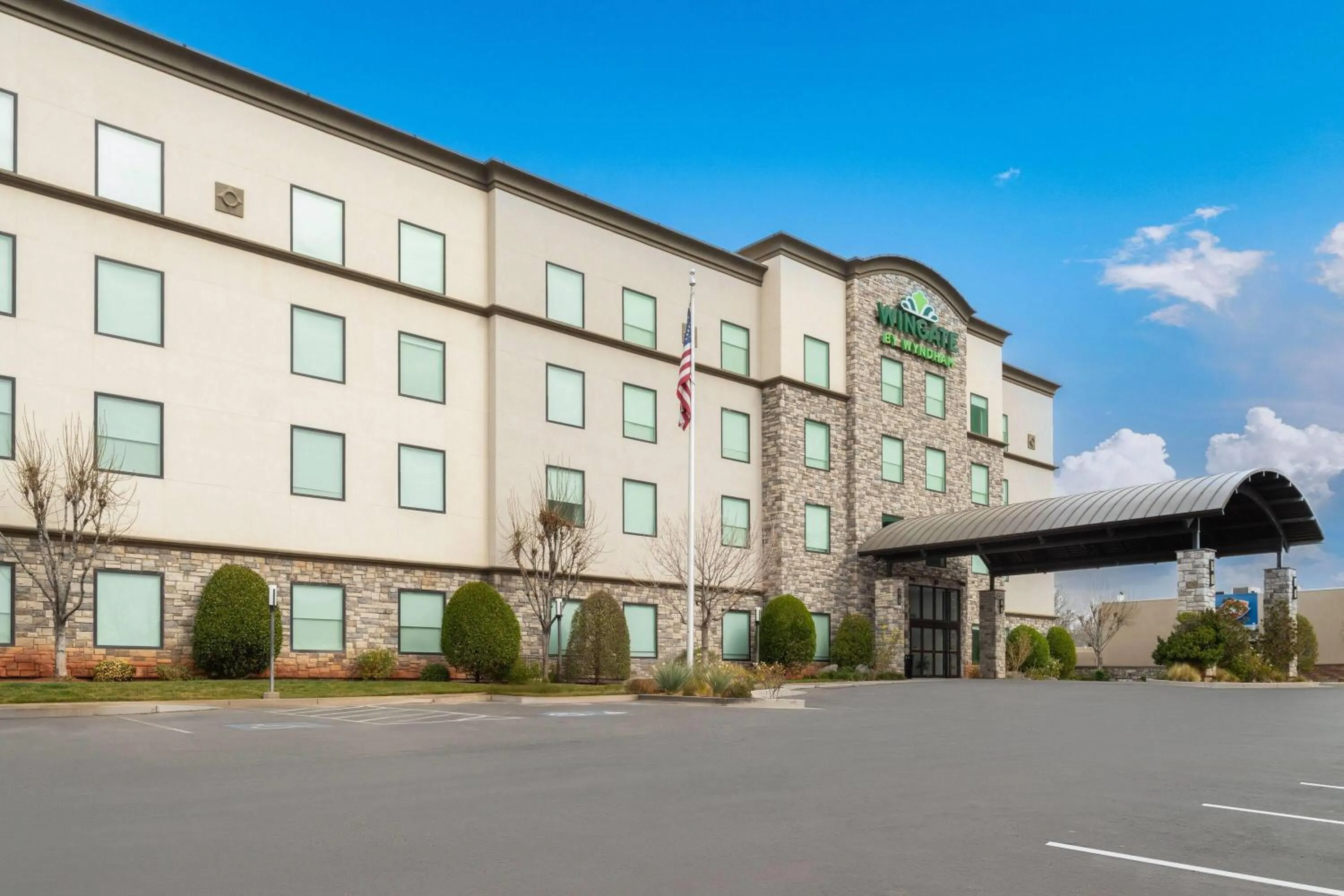 Property building in Wingate by Wyndham Hurricane Zion National Park