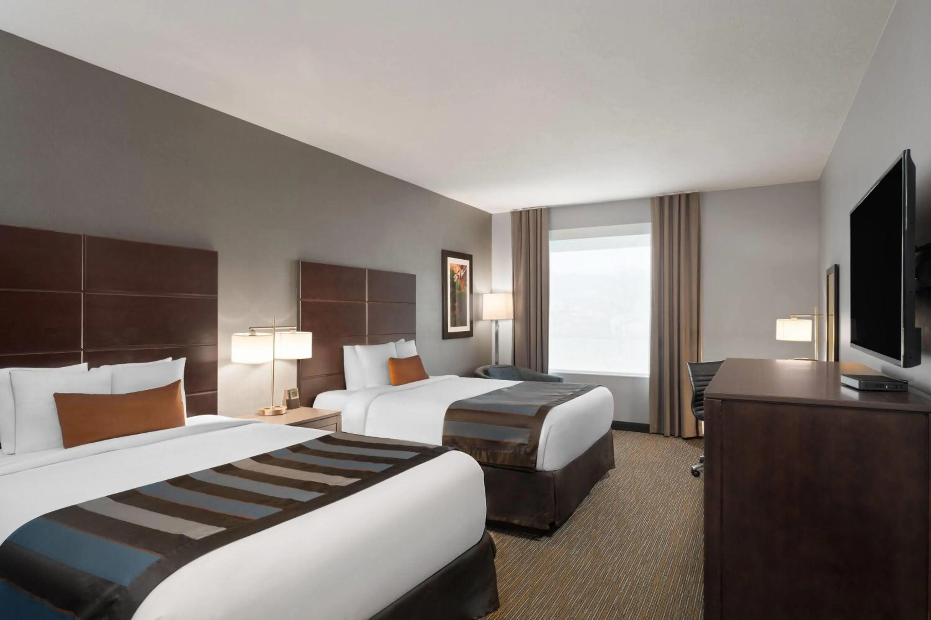 Photo of the whole room, Bed in Wingate by Wyndham Hurricane Zion National Park