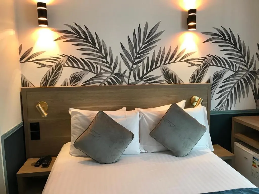 Bedroom, Bed in Amadeus Hotel