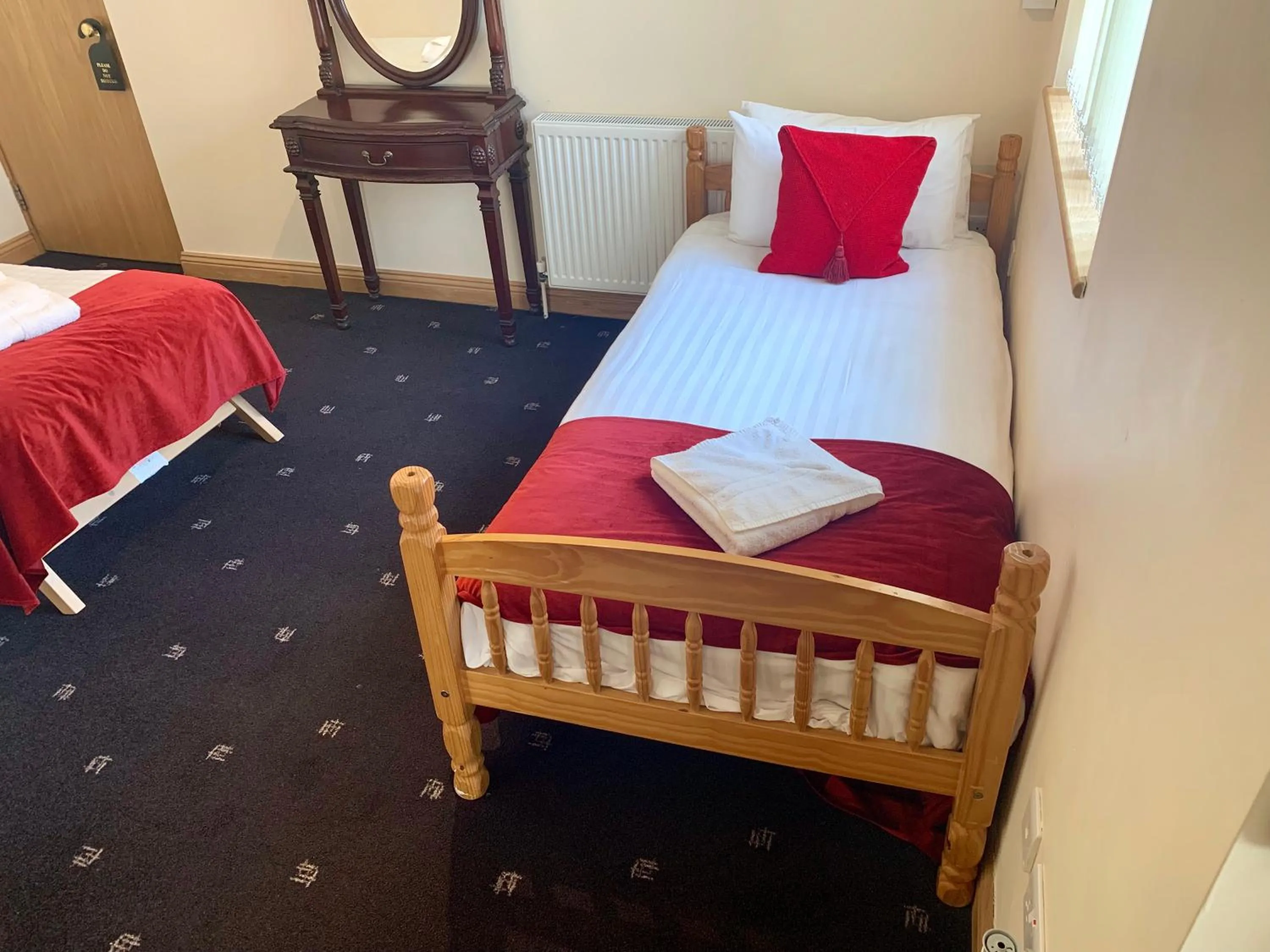 Bedroom, Bed in Glenlossie Guest House