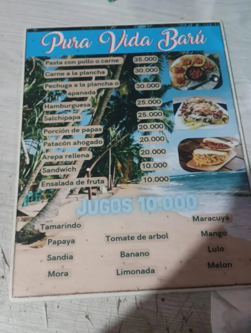 Food and drinks in Pura Vida Baru - La Casa del Cholo