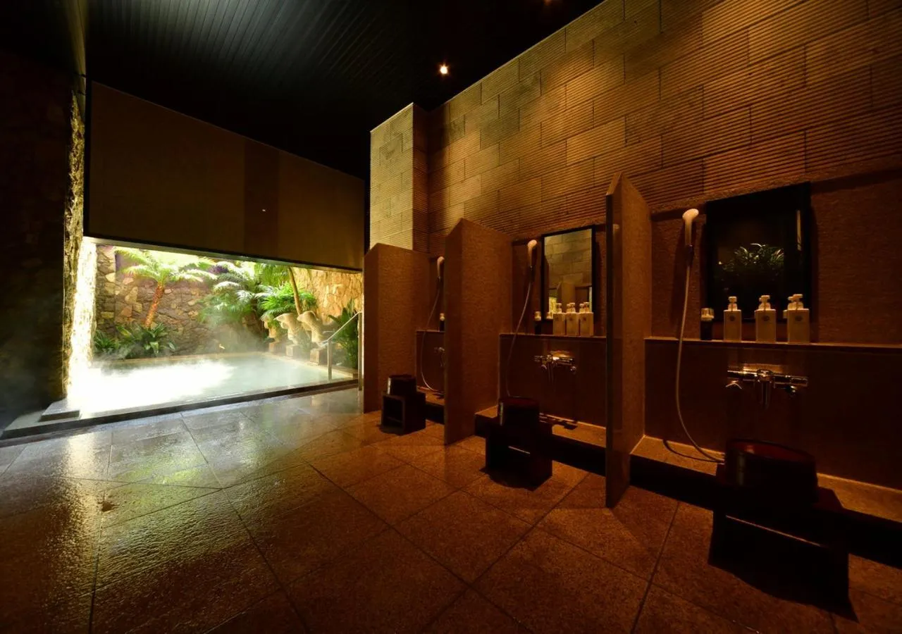 Hot Spring Bath in Balinese onsen ryokan Hakone Airu