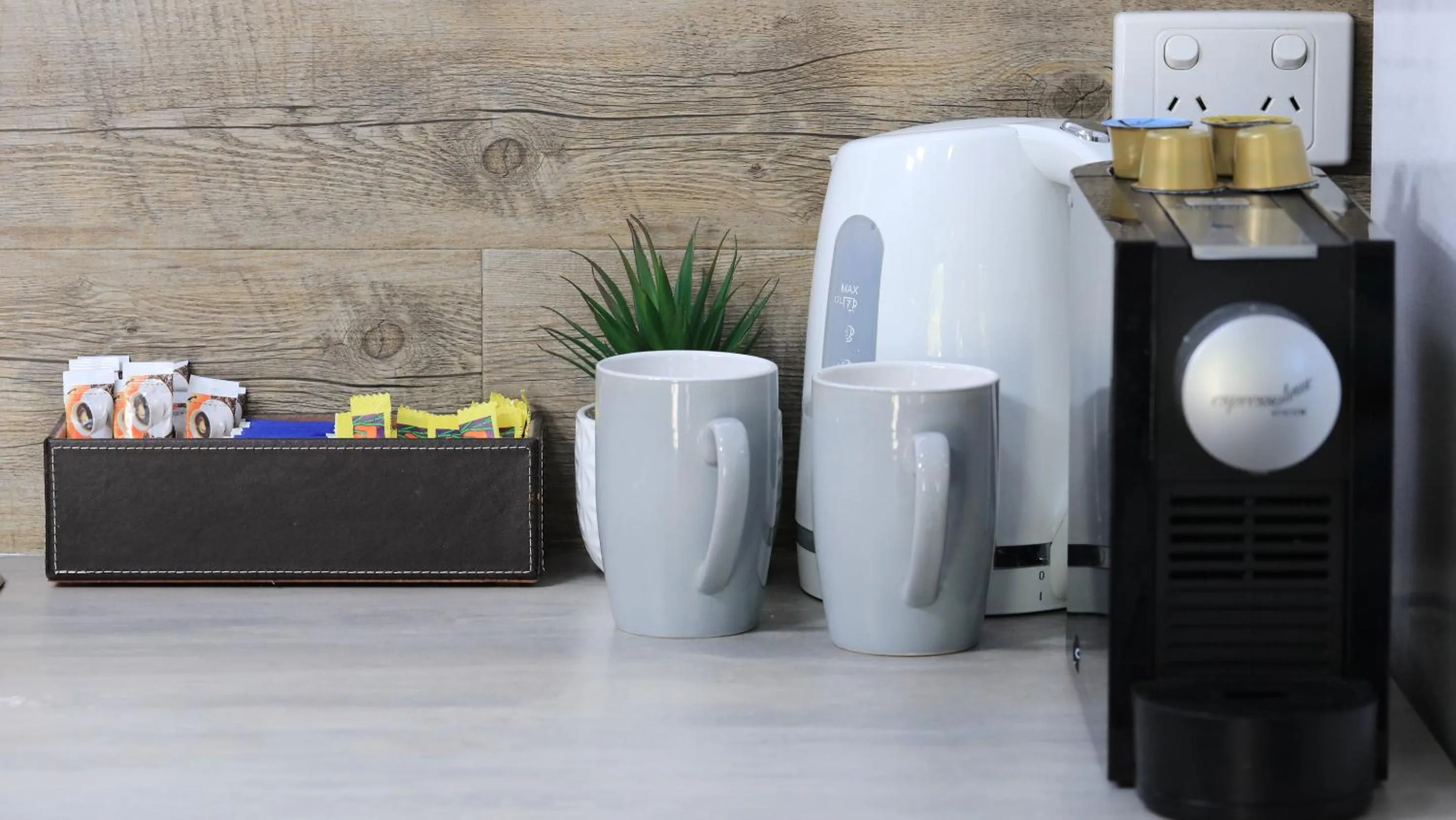 Coffee/tea facilities in Silver Wattle Cabins