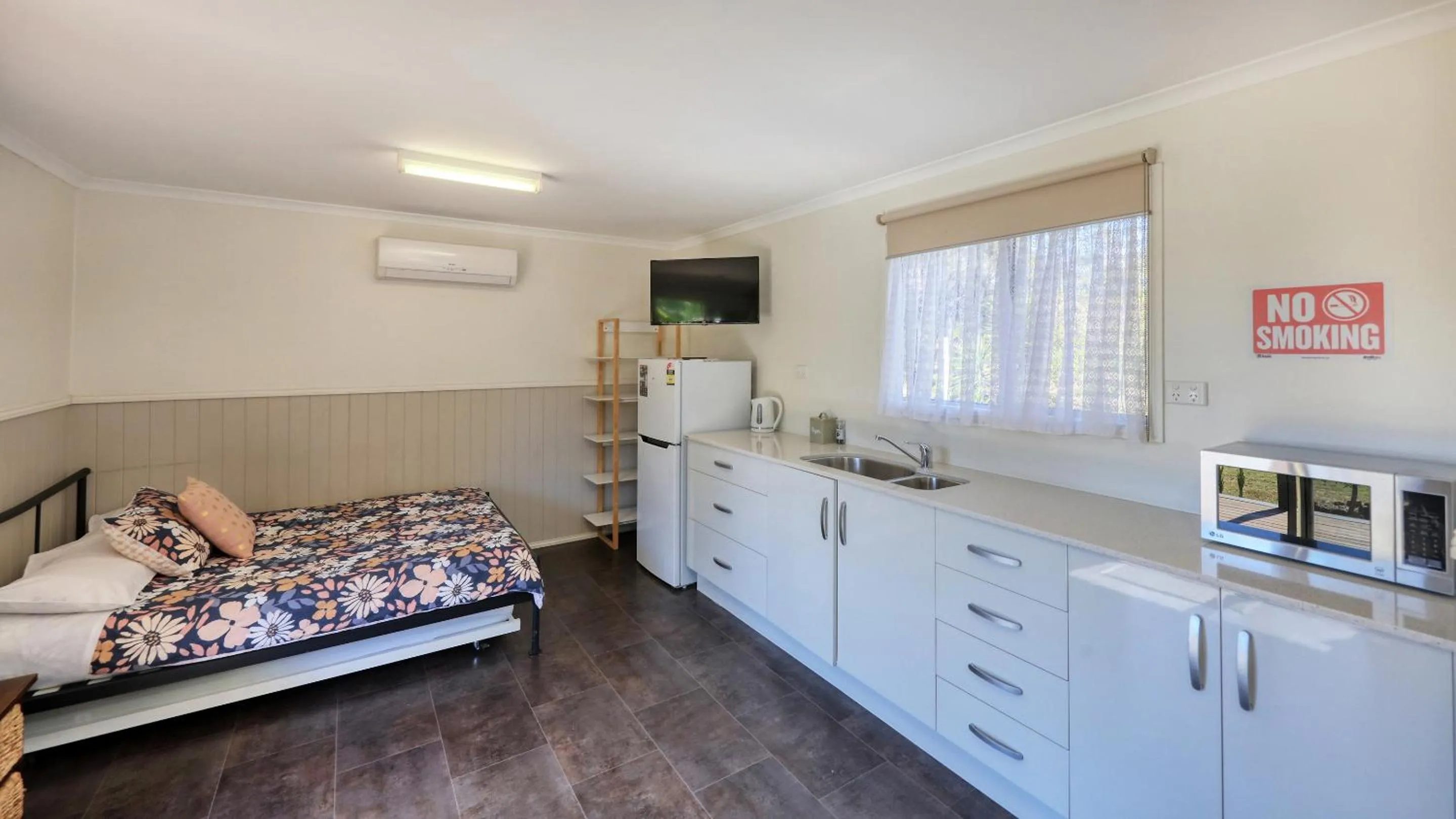 TV and multimedia in Silver Wattle Cabins