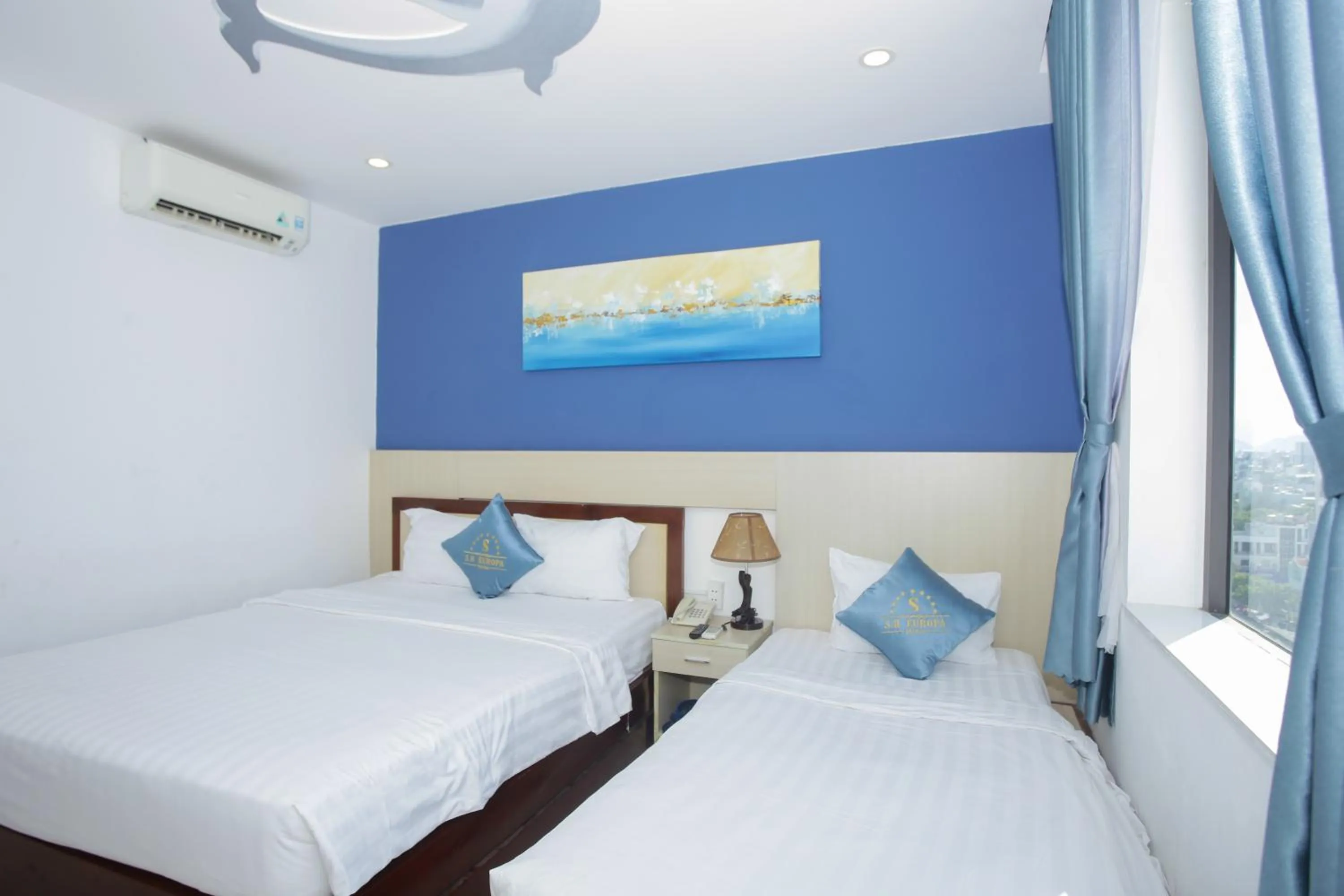 Photo of the whole room, Bed in Maxhome Luxury Hotel