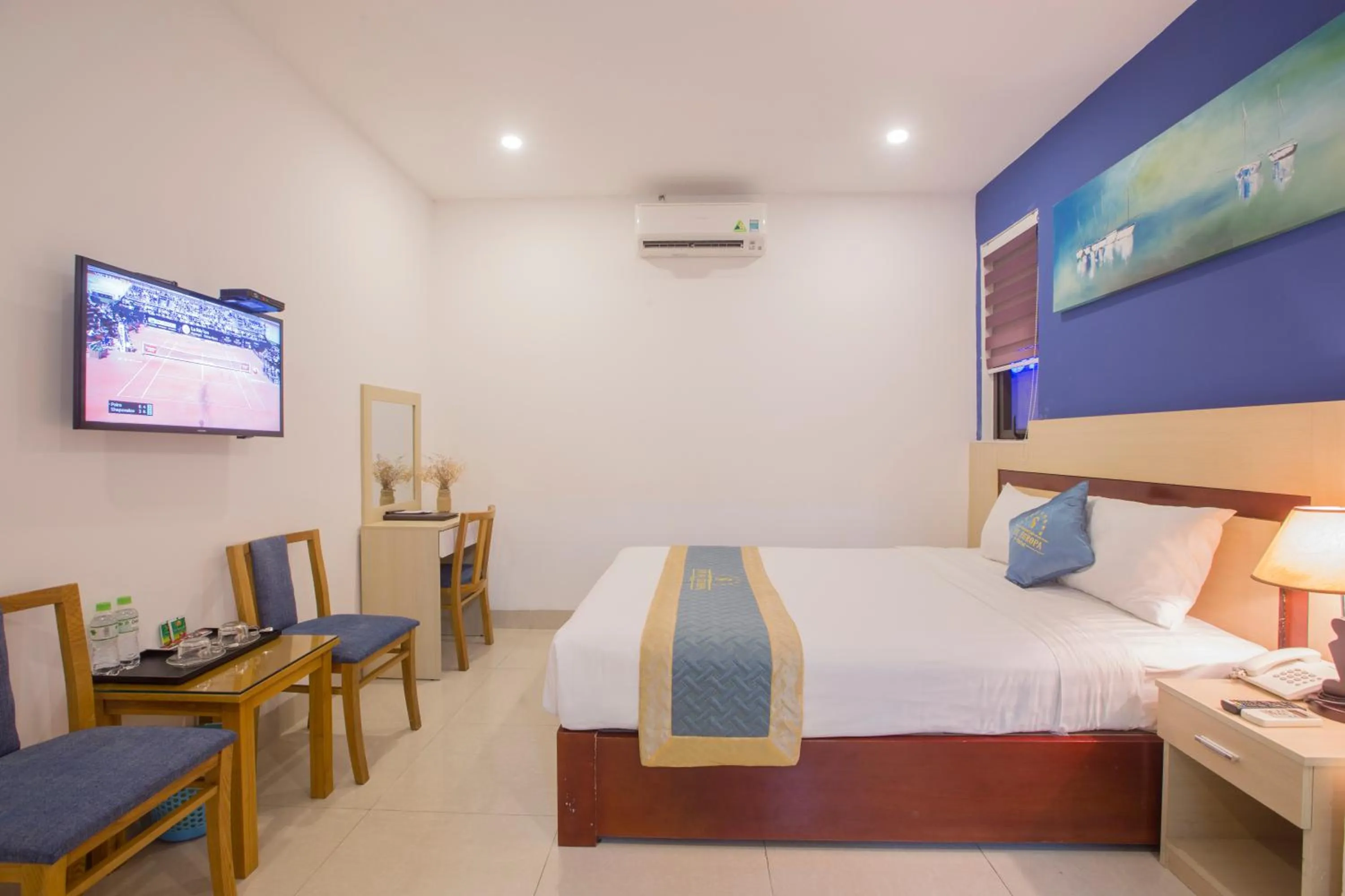 Bedroom, Bed in Maxhome Luxury Hotel