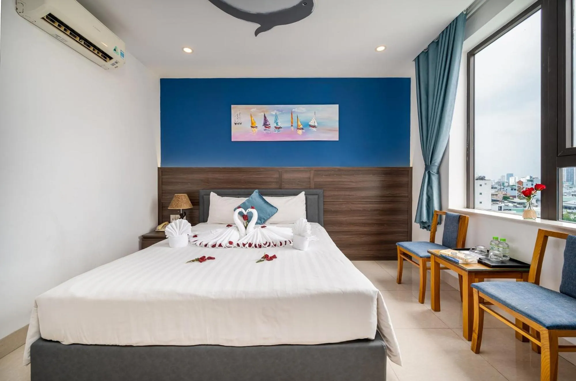 Photo of the whole room, Bed in Maxhome Luxury Hotel