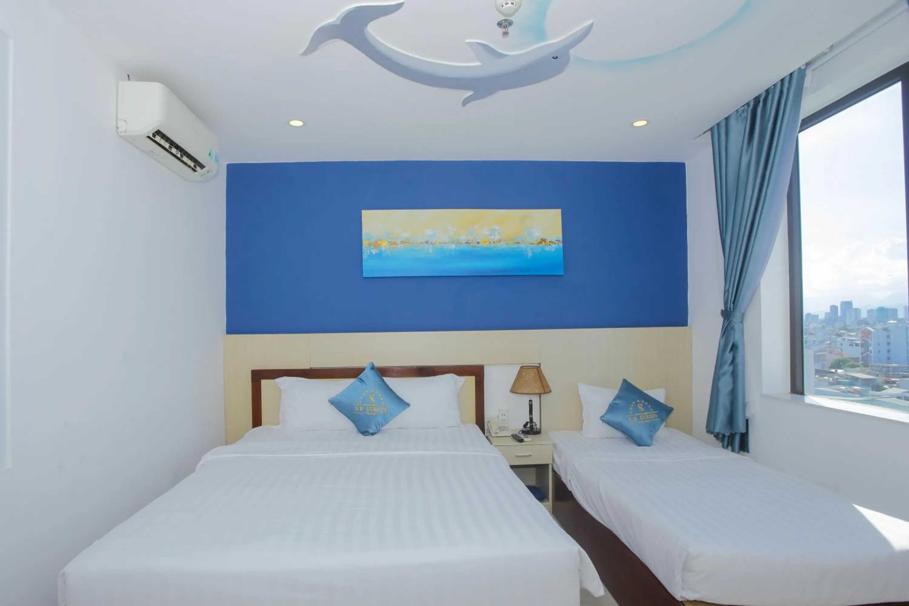 Photo of the whole room, Bed in Maxhome Luxury Hotel