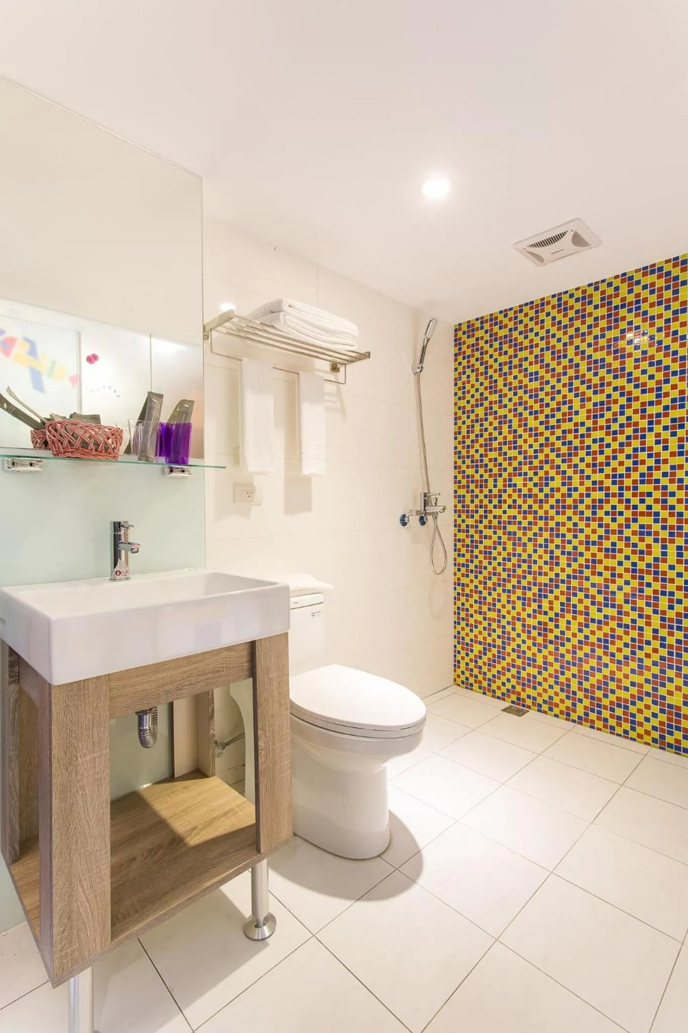 Shower in RF Hotel - Sanchong