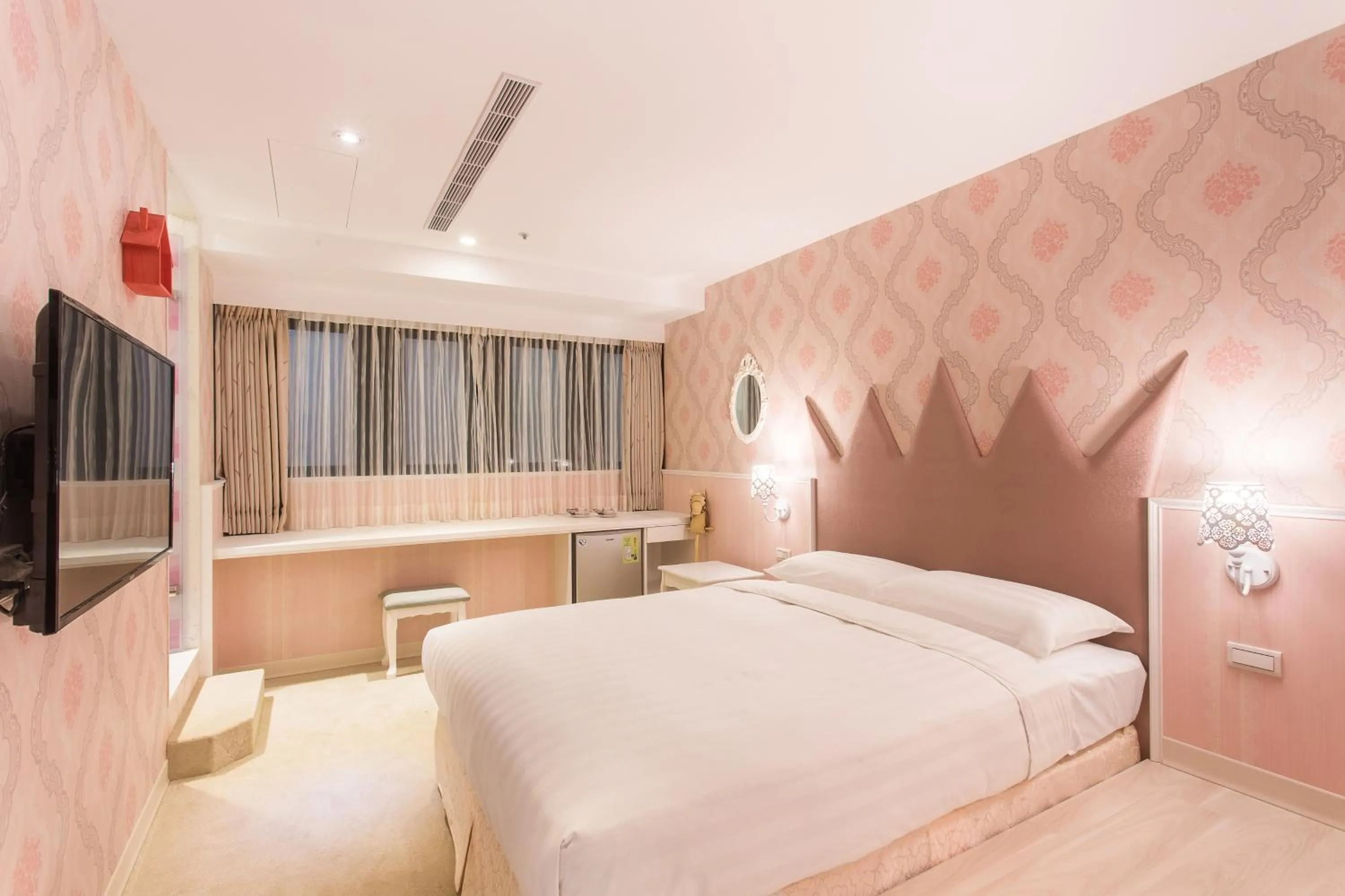 Bed in RF Hotel - Sanchong