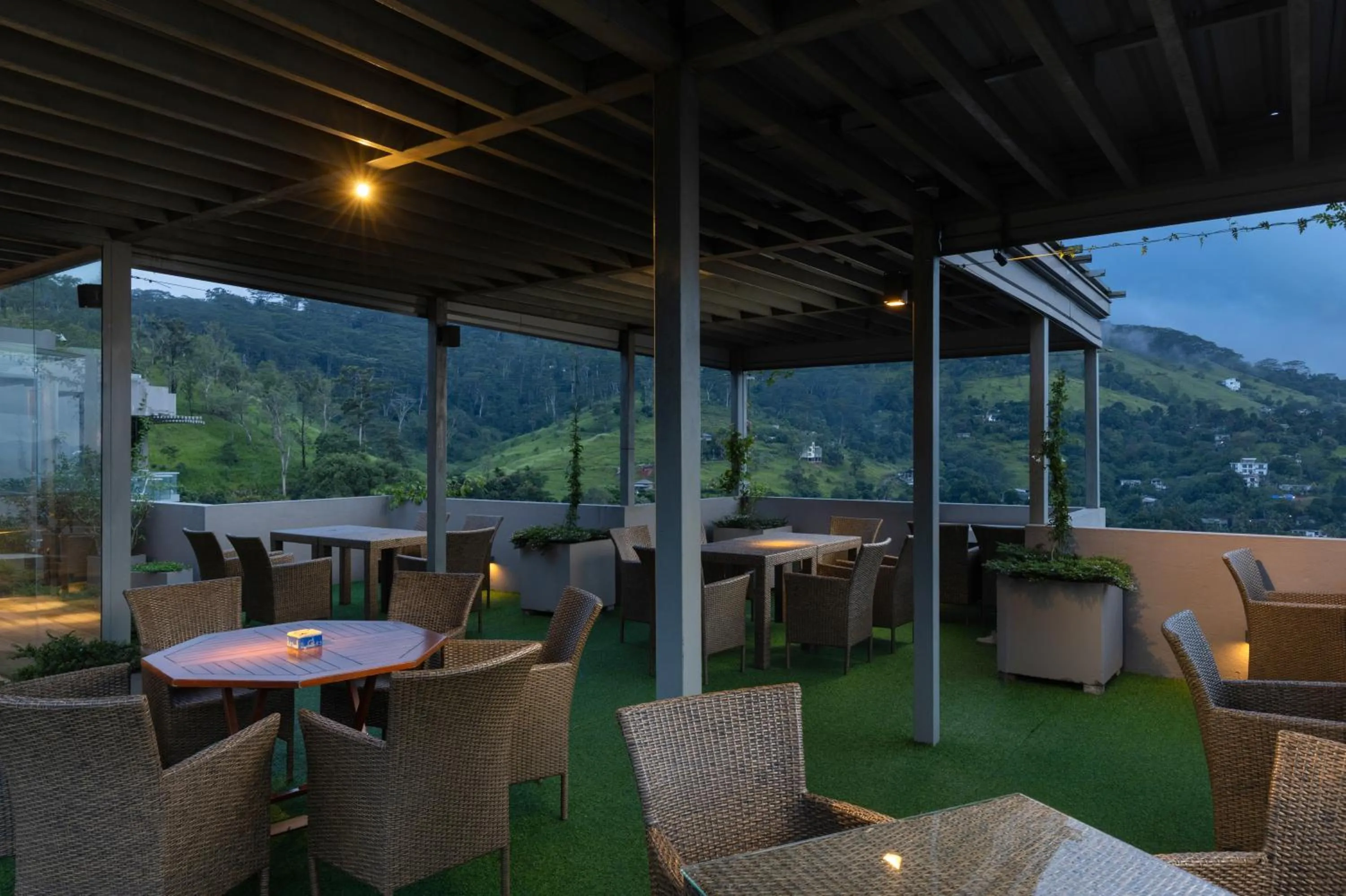 Lounge or bar in Skyloft Kandy by Aaradhya
