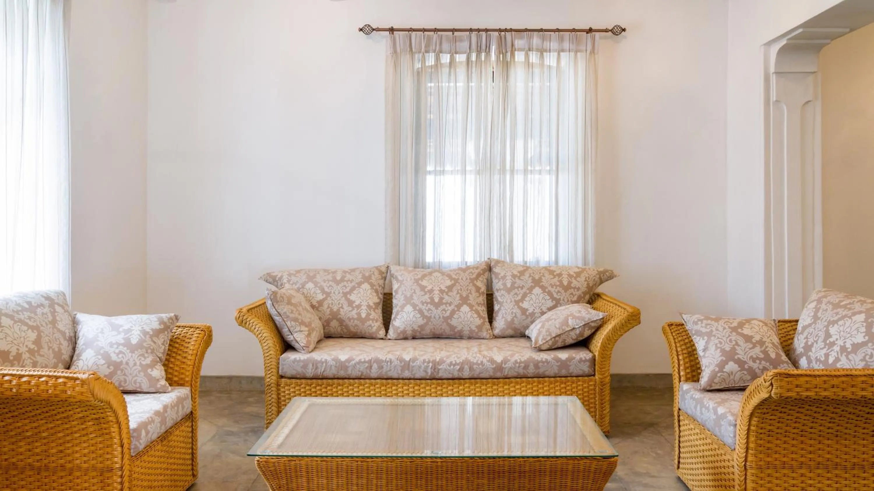 Communal lounge/ TV room in Fox Jaffna