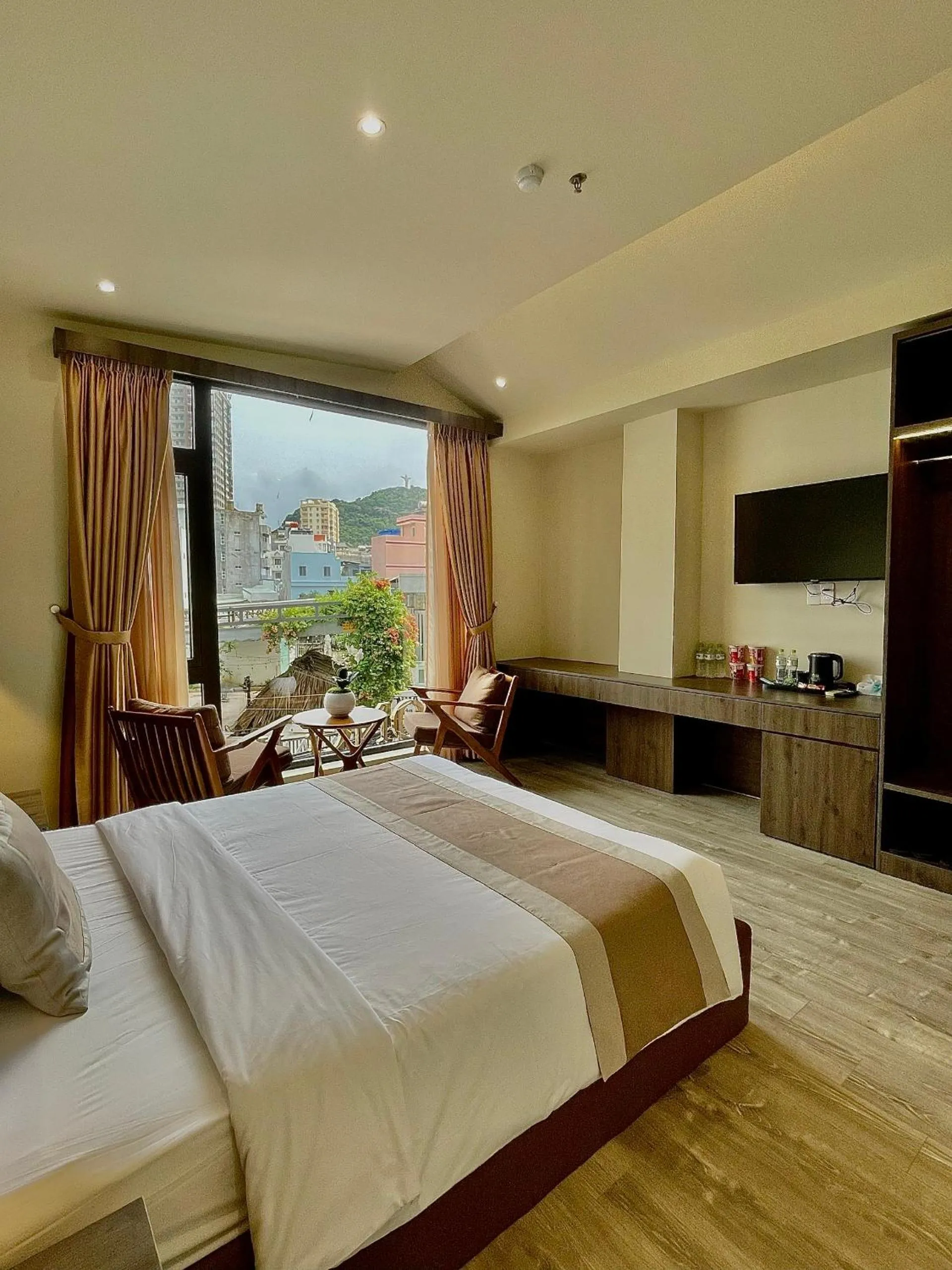 Bed in Hai Long Hotel