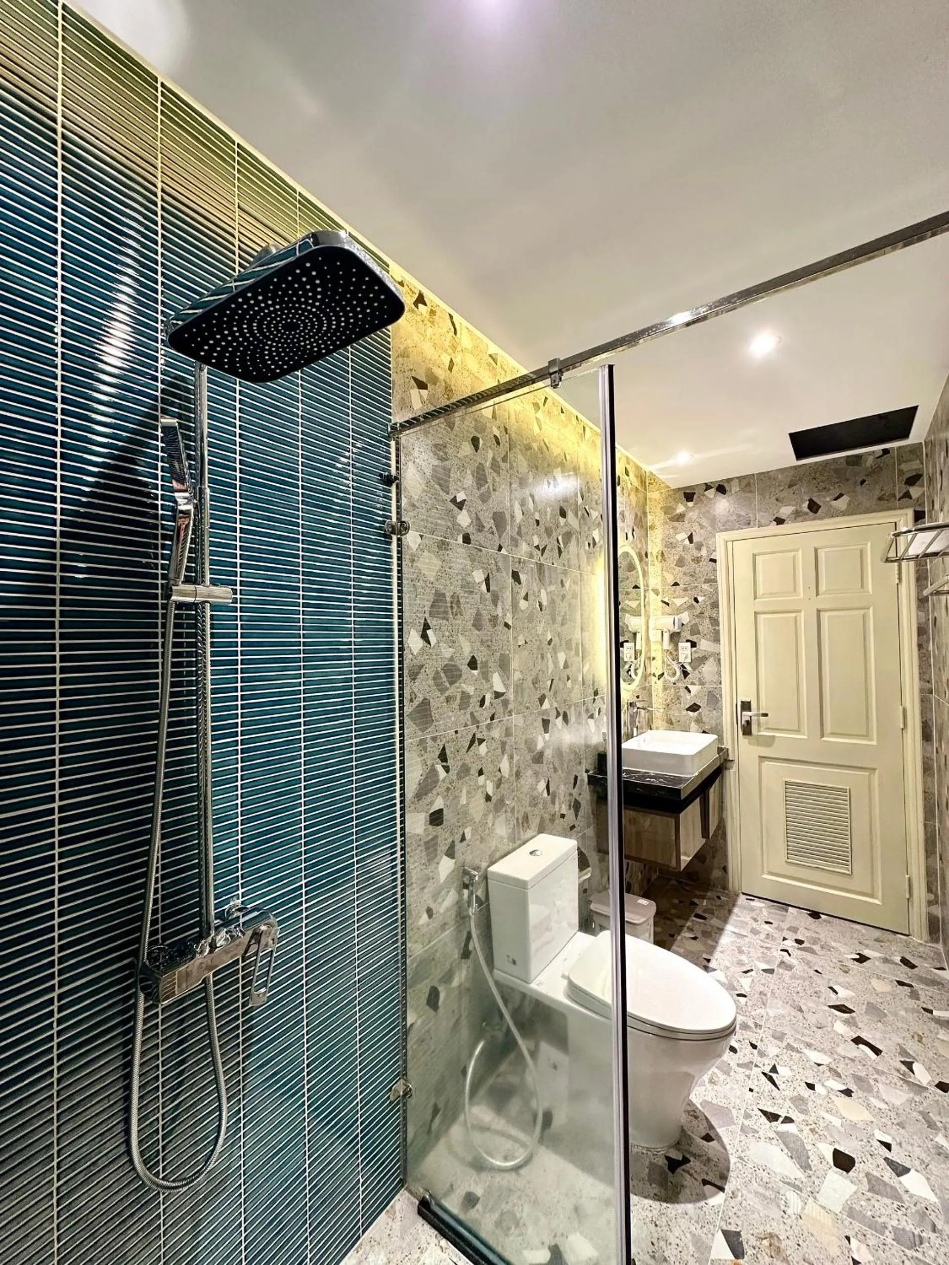 Shower, Bathroom in Hai Long Hotel