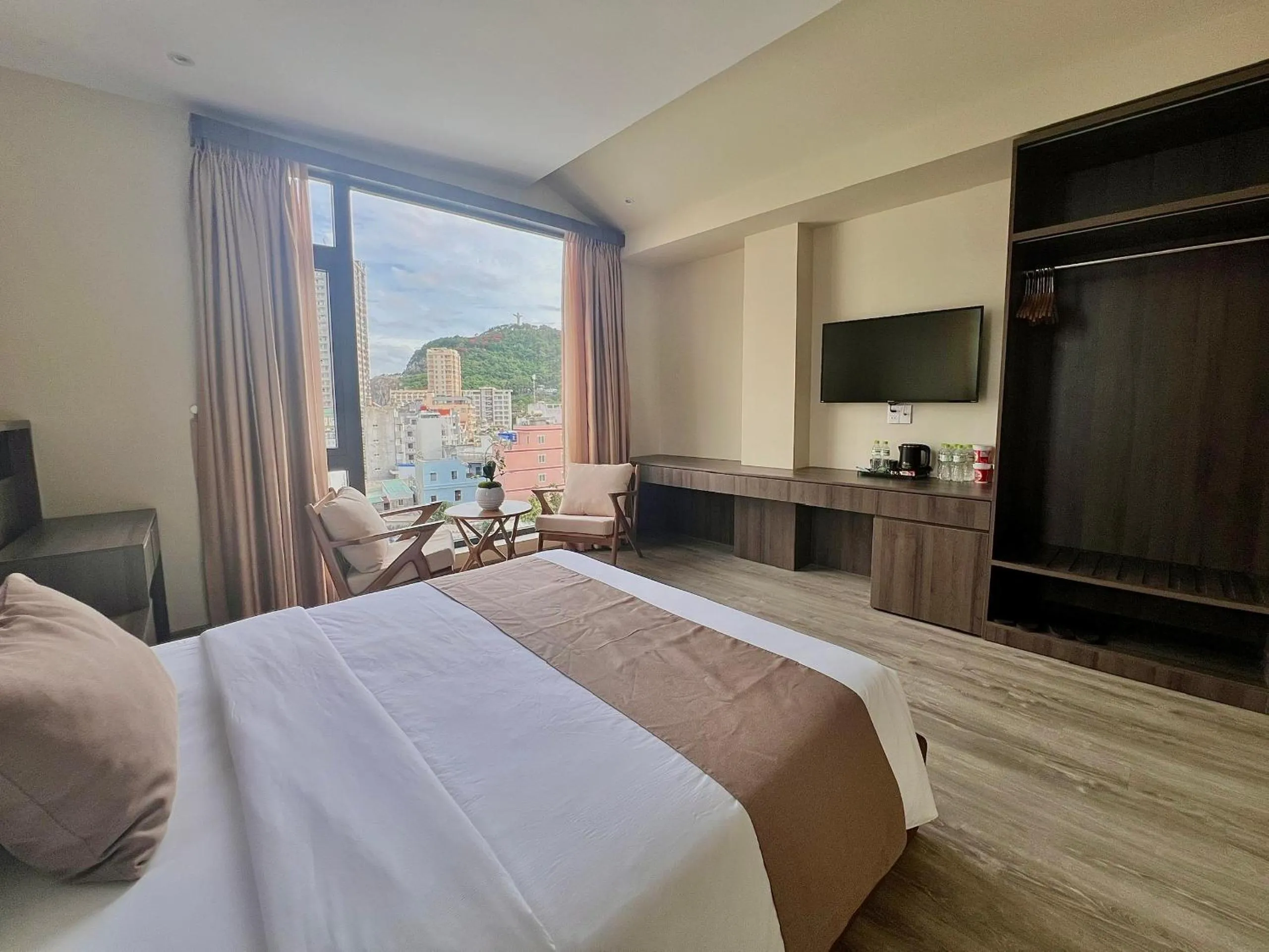 Bed in Hai Long Hotel