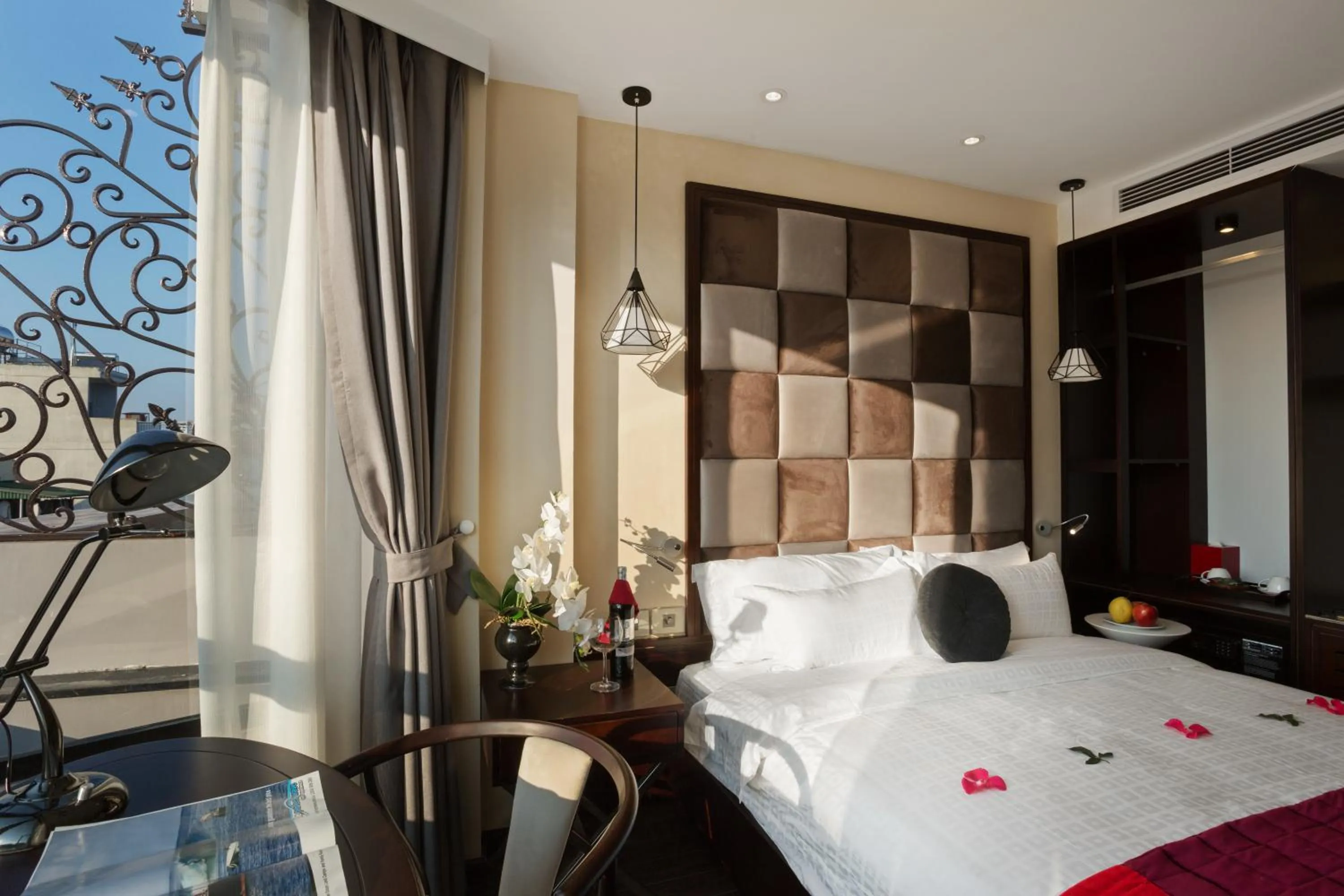 Bedroom, Bed in Hanoi La Storia Hotel