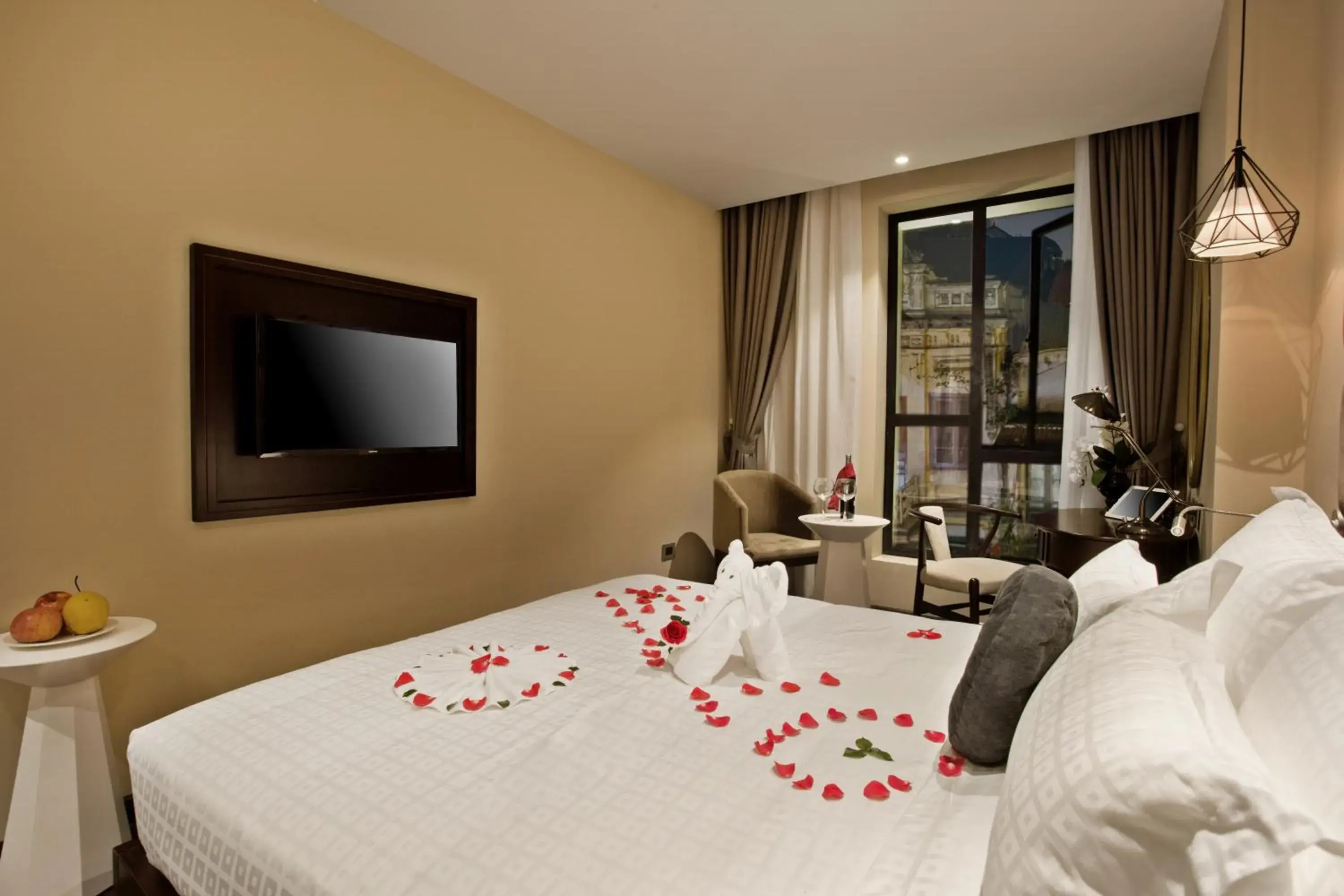 Deluxe Double or Twin Room with City View in Hanoi La Storia Hotel Deluxe Double or Twin Room with City View in Hanoi La Storia Hotel