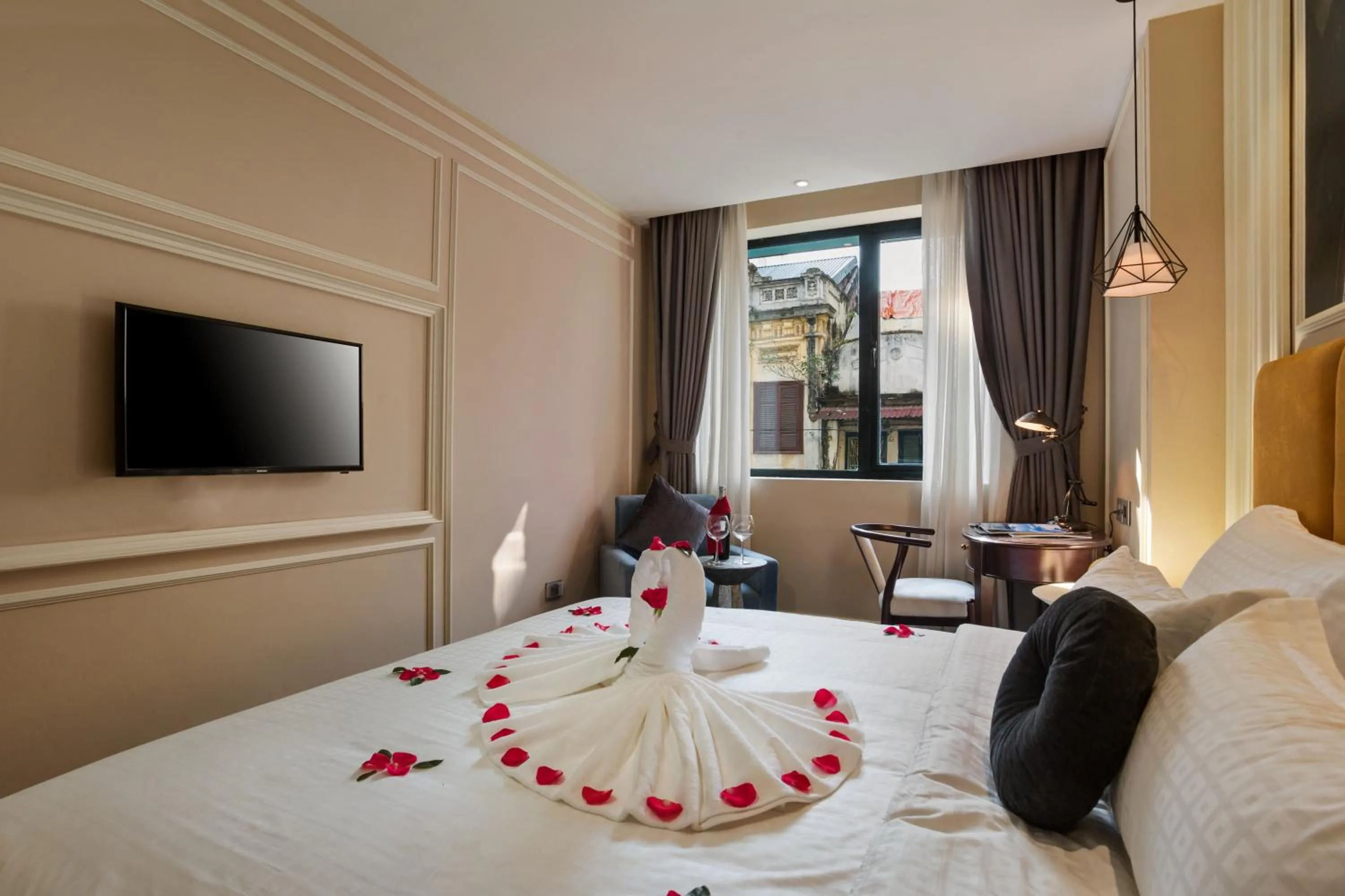 Bedroom, Bed in Hanoi La Storia Hotel