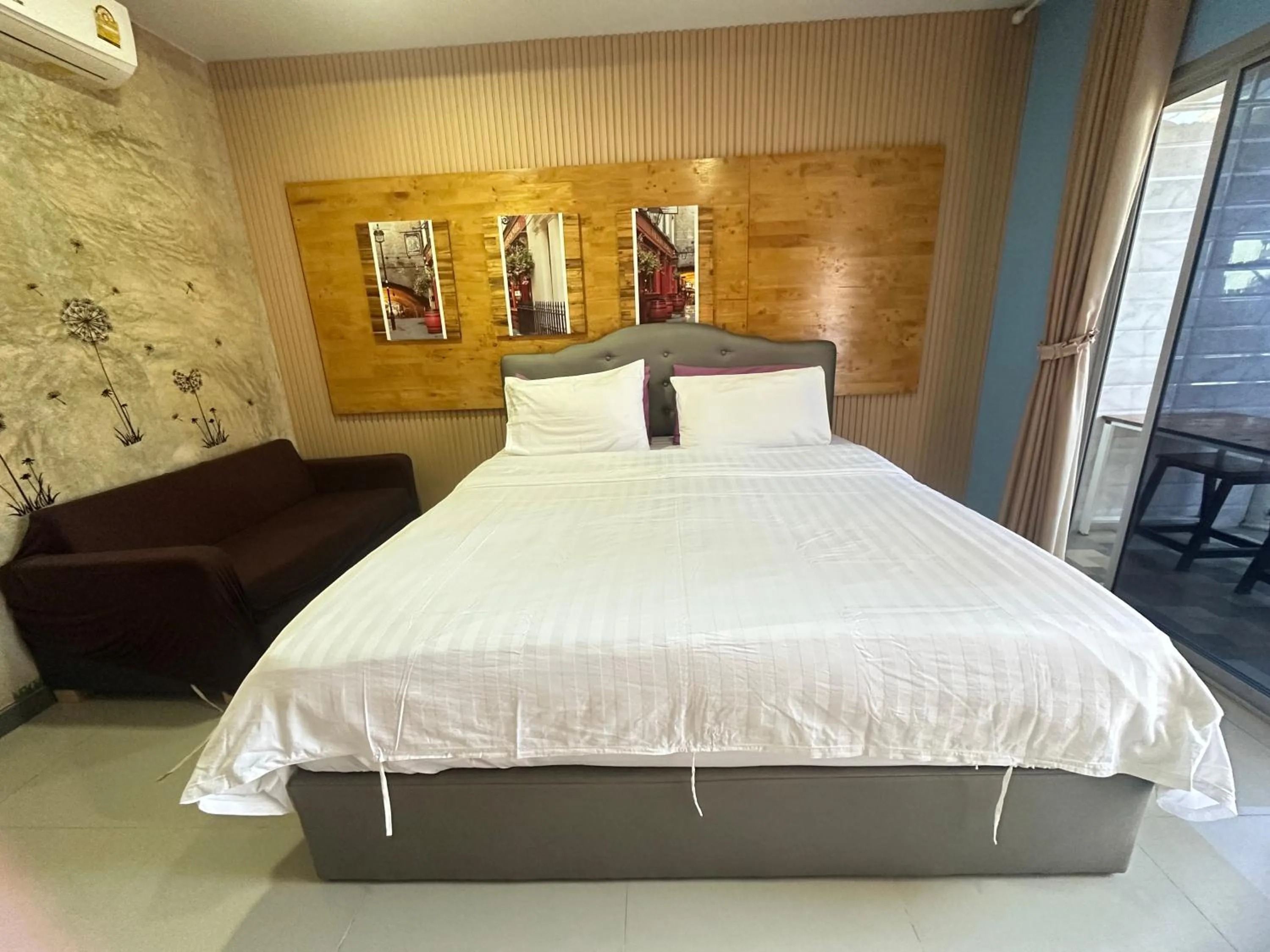 Bedroom, Bed in Jingle Bells Resort