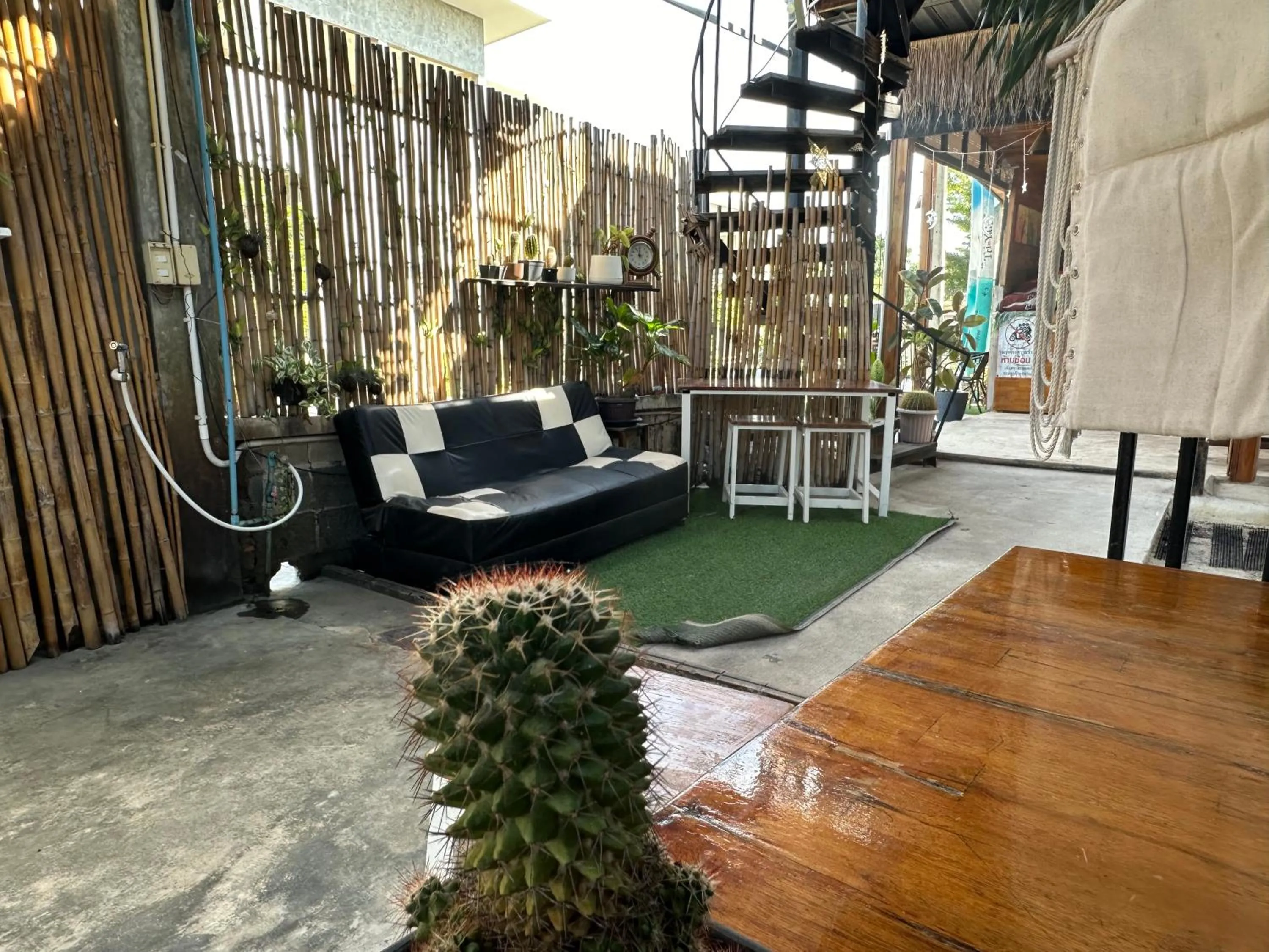 Seating area in Jingle Bells Resort