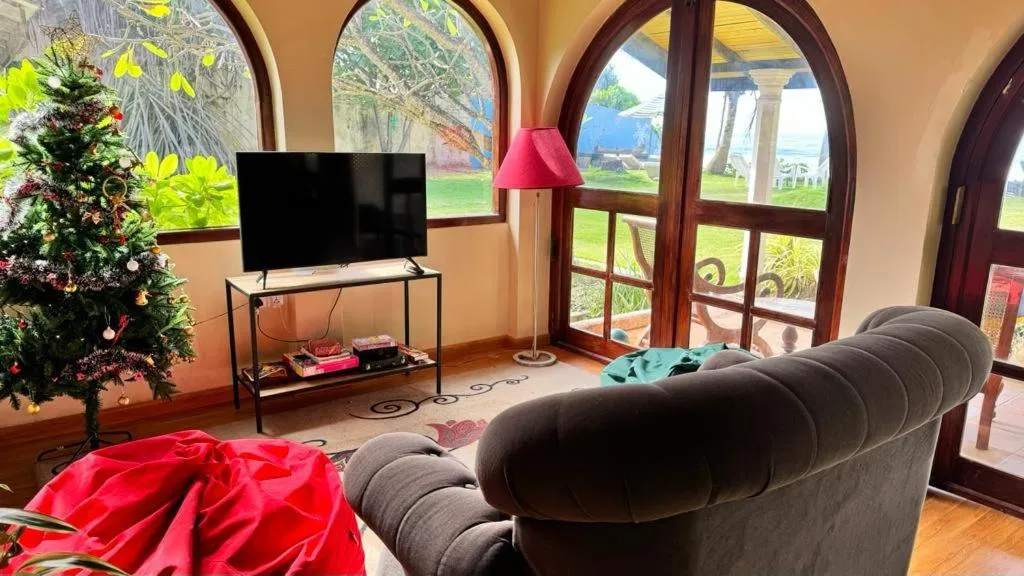 Living room in Isle of Thalpe