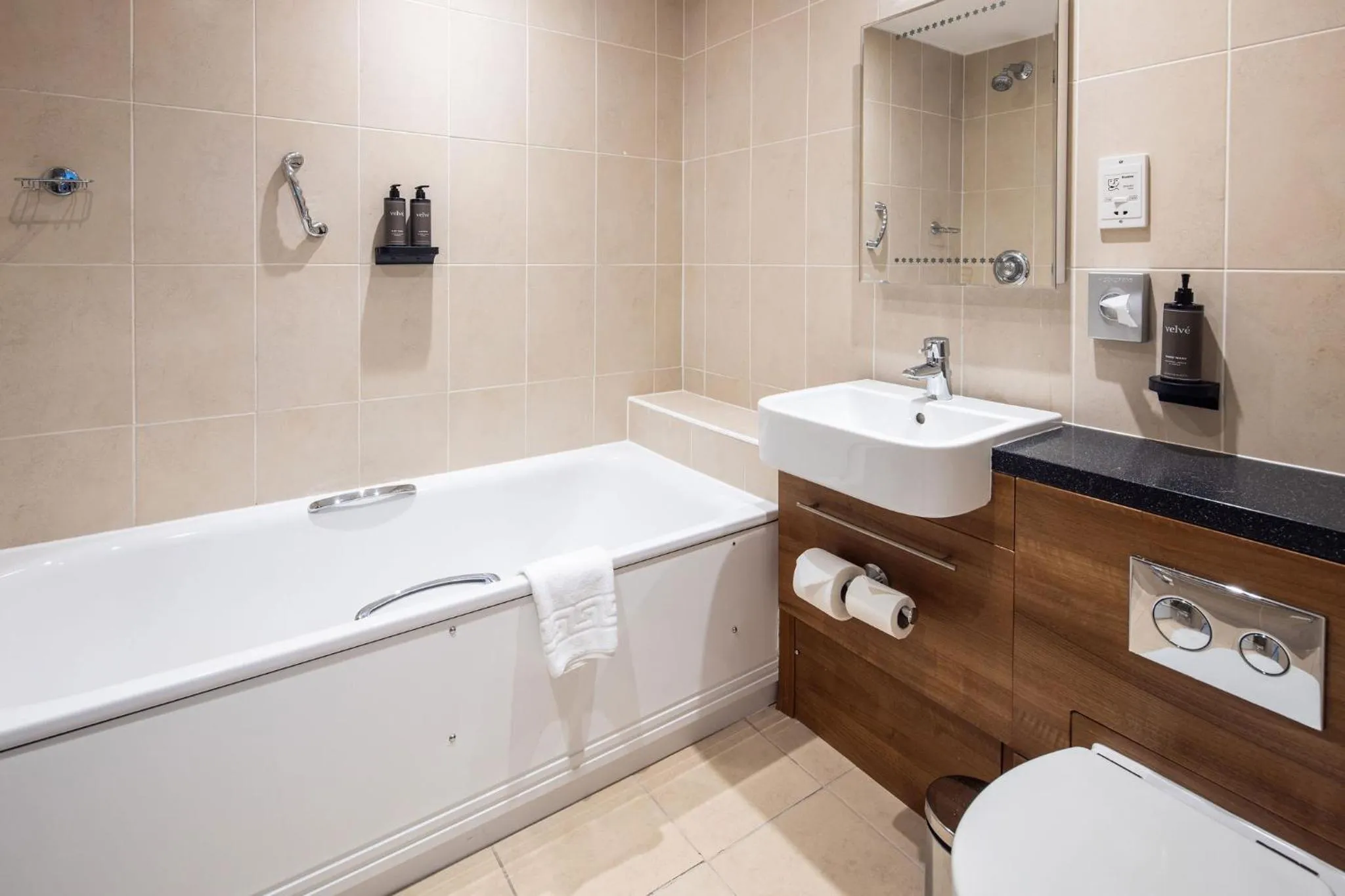 Bathroom in The Moorings Hotel & Restaurant