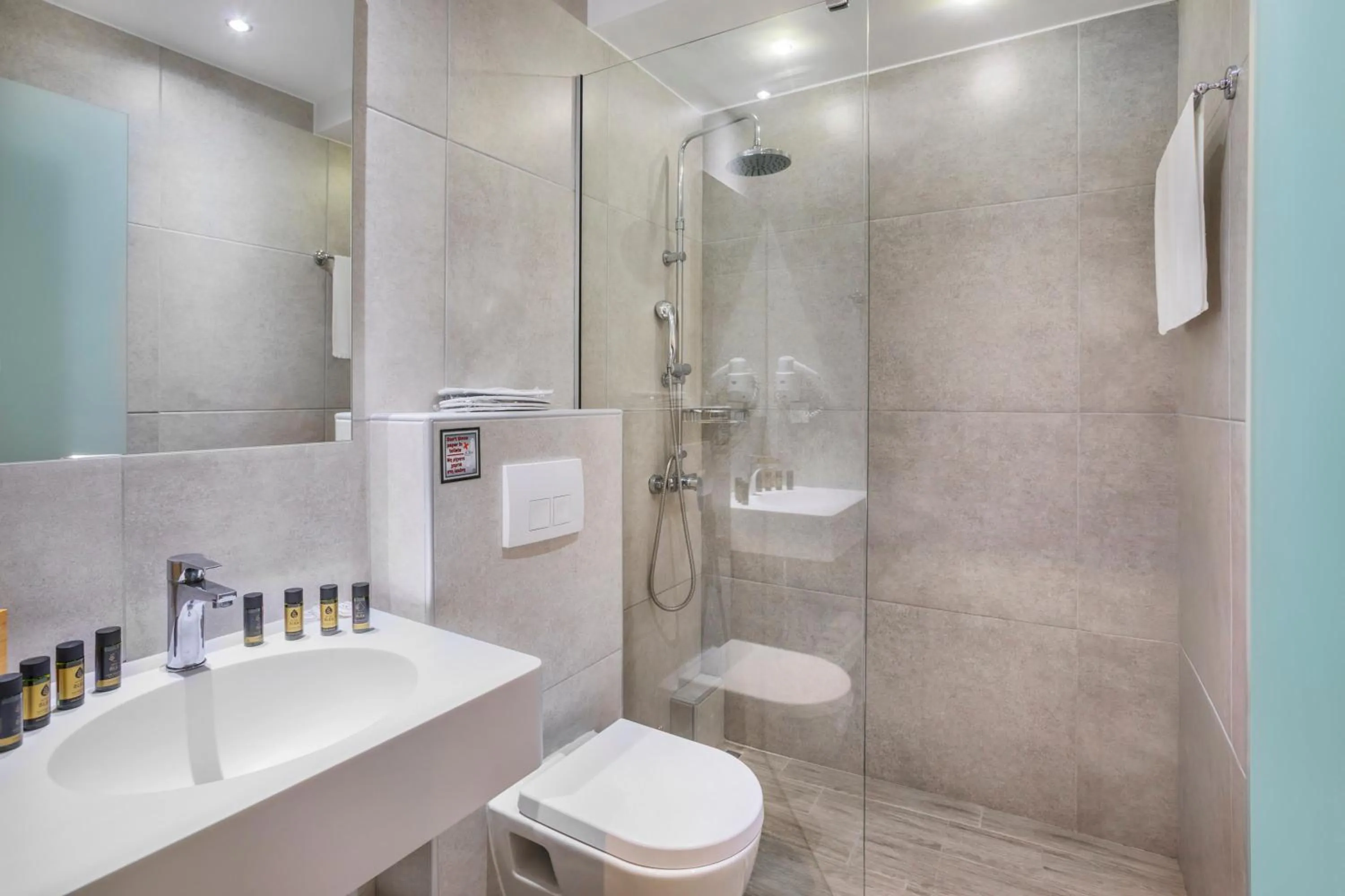 Shower in Hotel Vozina