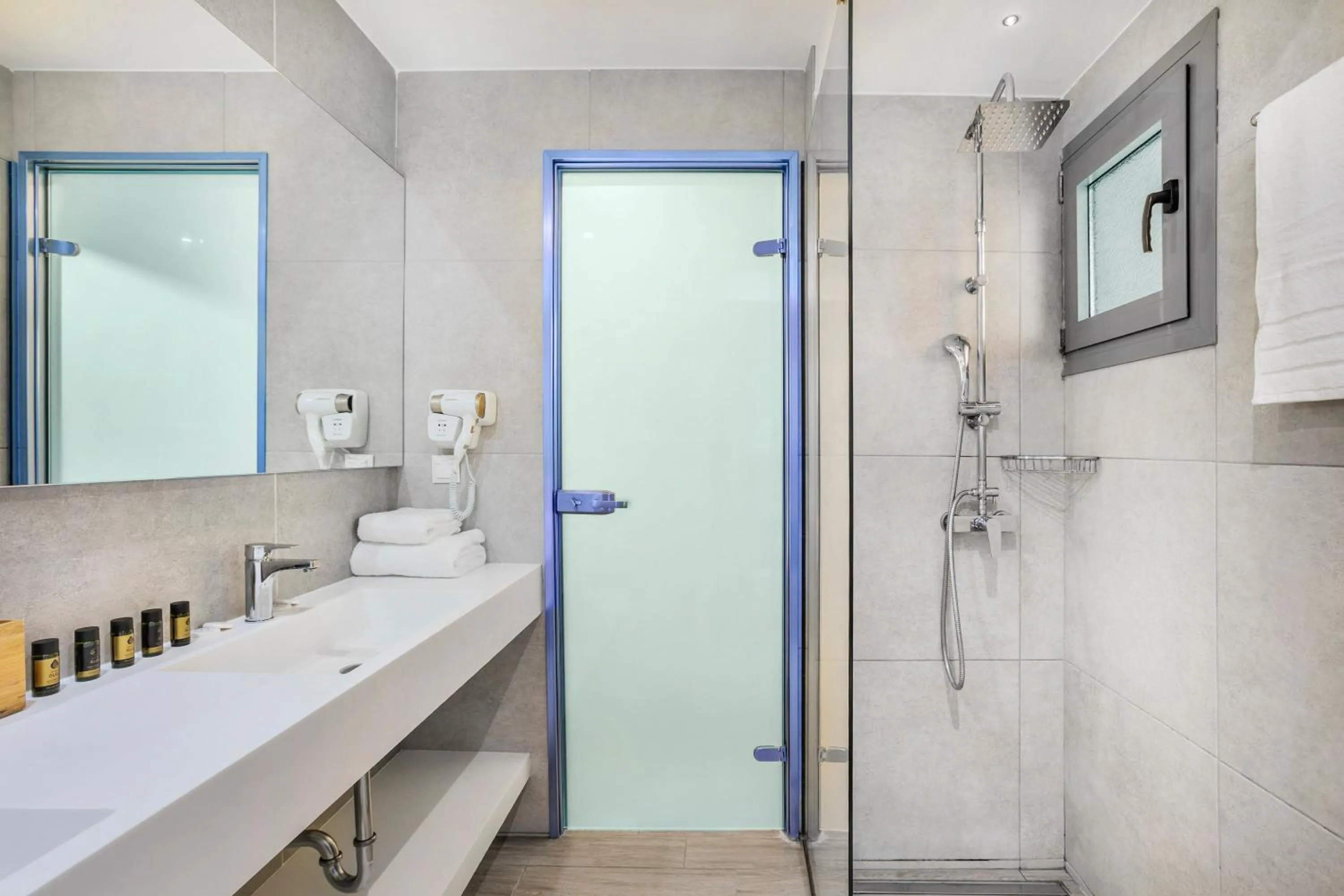 Shower in Hotel Vozina