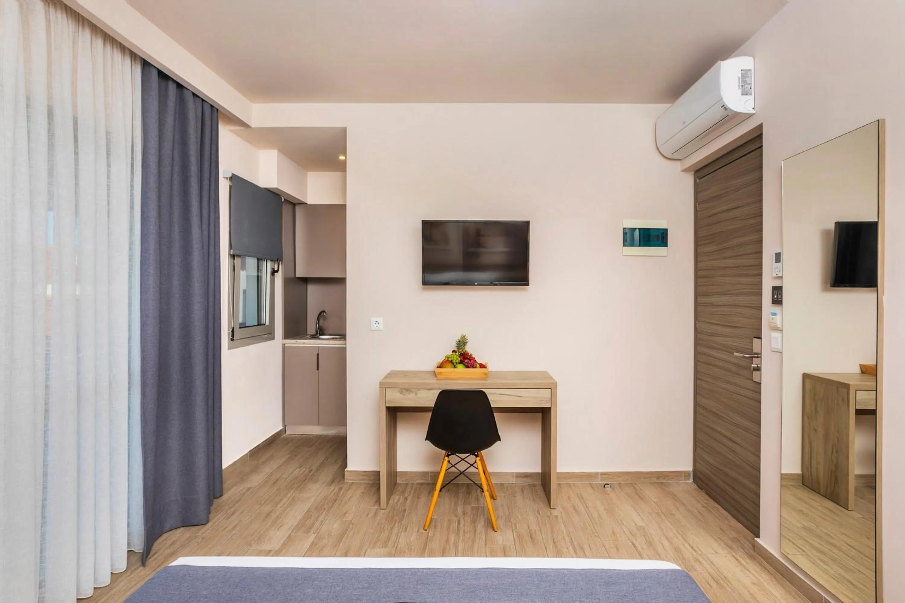 TV and multimedia, Bed in Hotel Vozina