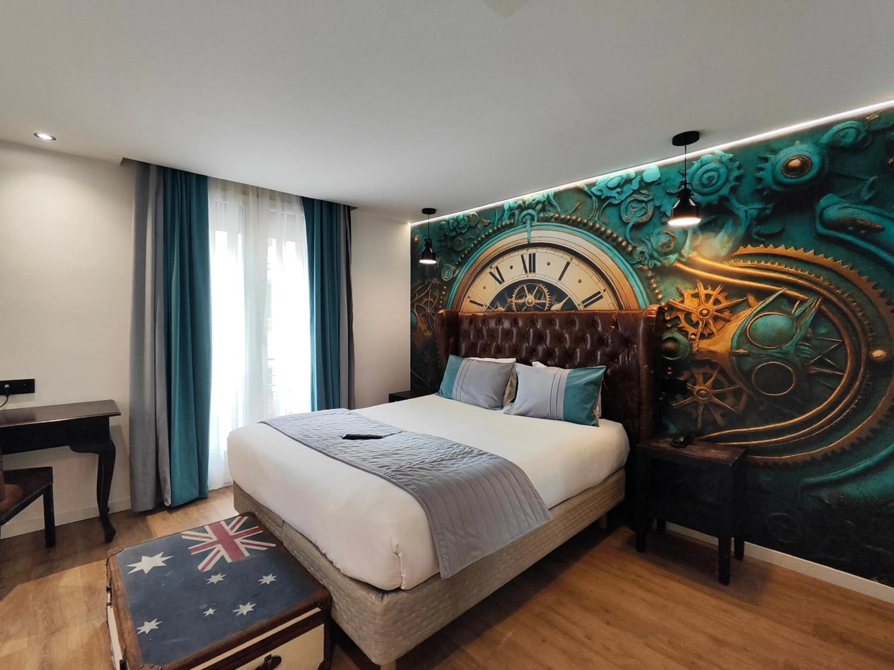 Photo of the whole room, Bed in Atelier Montparnasse Hôtel